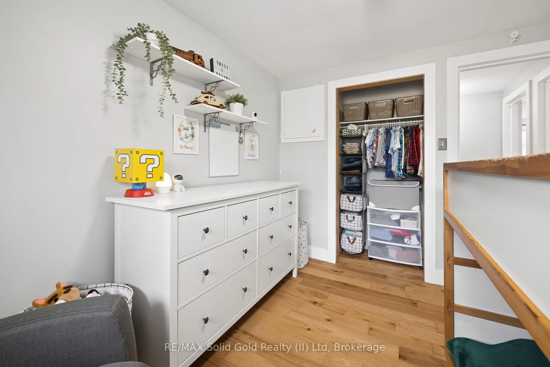 Photo 21 of 522 Glendene Crescent, Waterloo — HOMEH