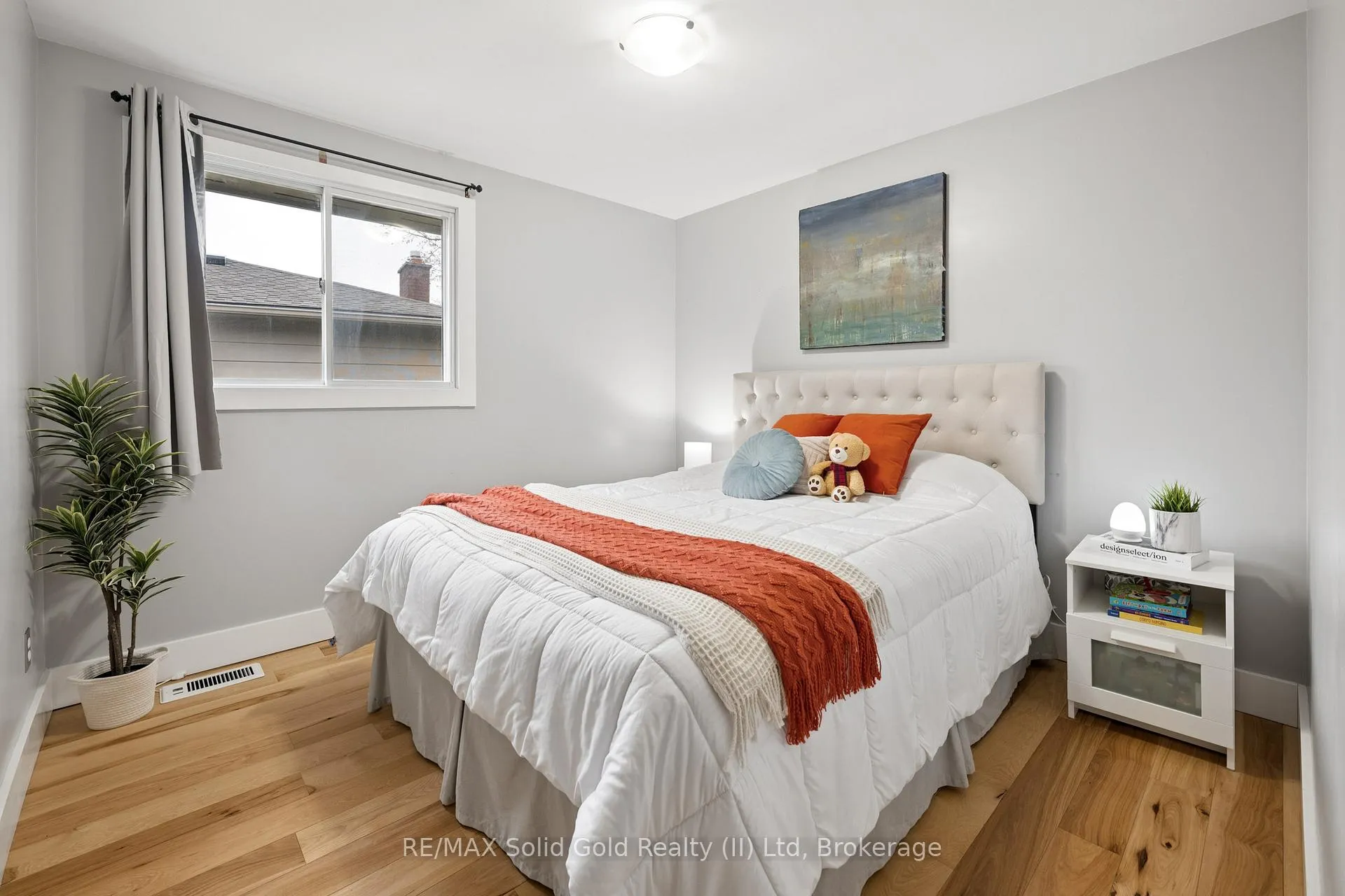 Photo 22 of 522 Glendene Crescent, Waterloo — HOMEH