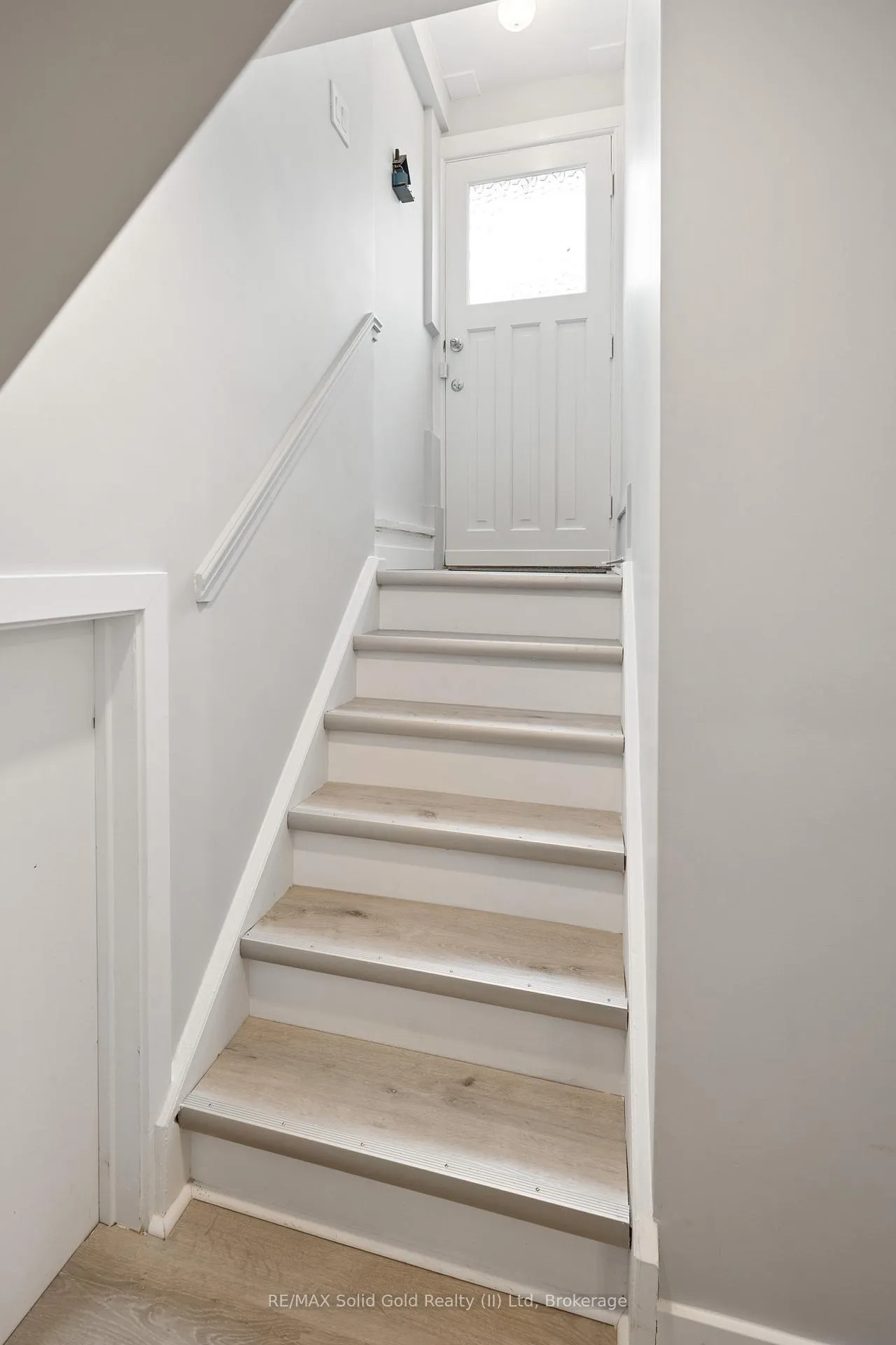 Photo 26 of 522 Glendene Crescent, Waterloo — HOMEH