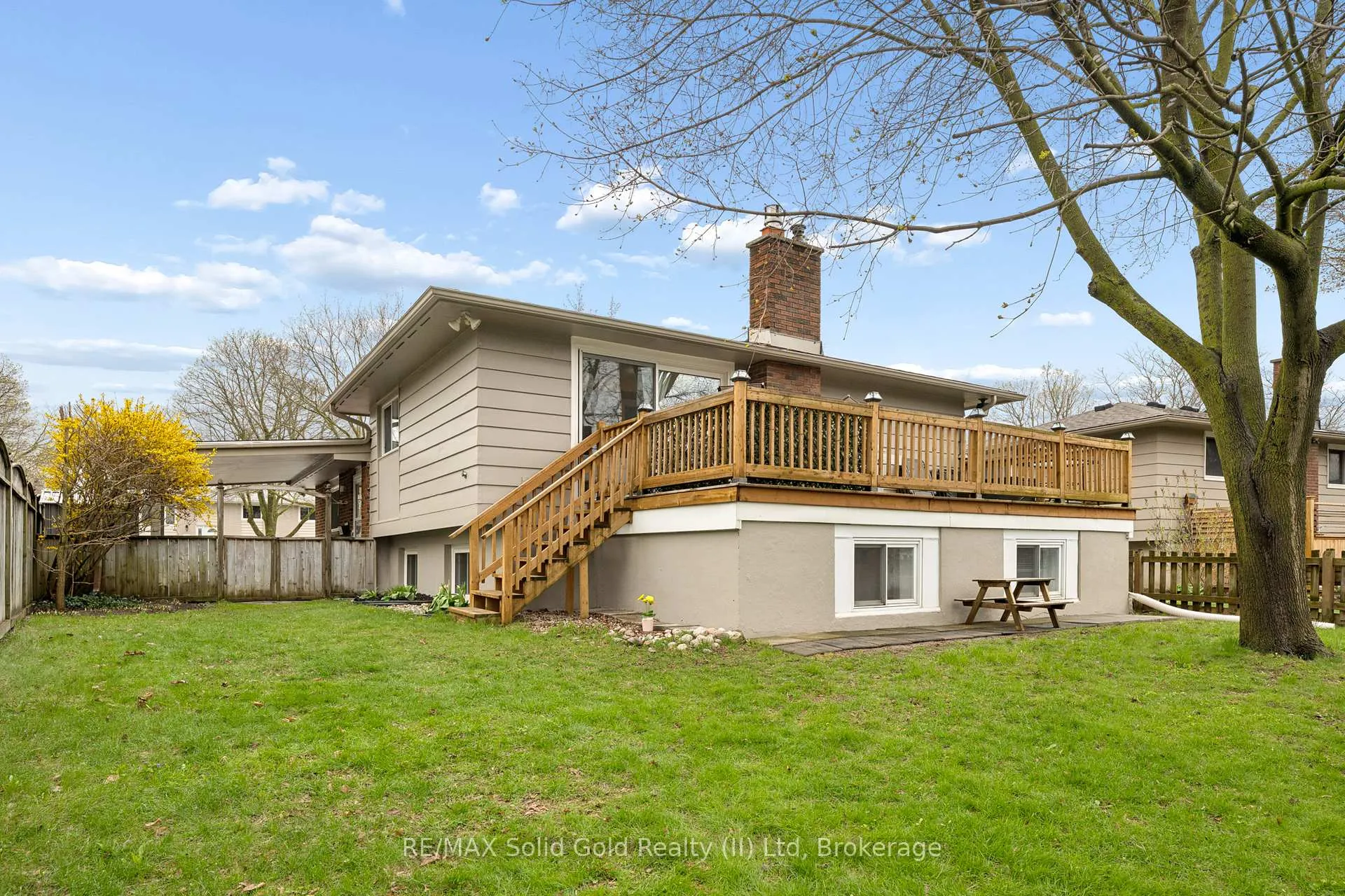 Photo 43 of 522 Glendene Crescent, Waterloo — HOMEH