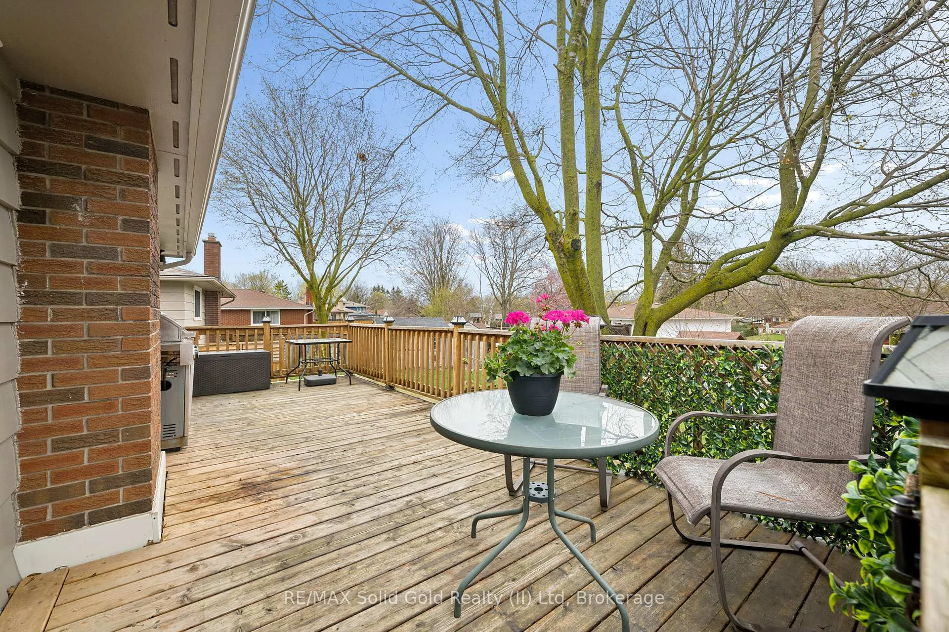 Photo 44 of 522 Glendene Crescent, Waterloo — HOMEH