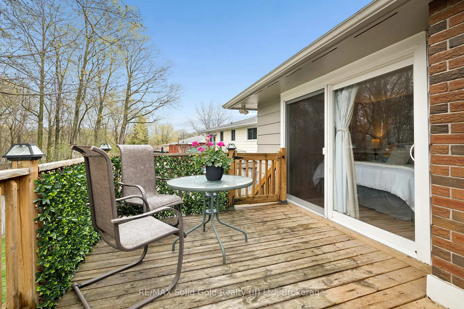 Photo 46 of 522 Glendene Crescent, Waterloo — HOMEH