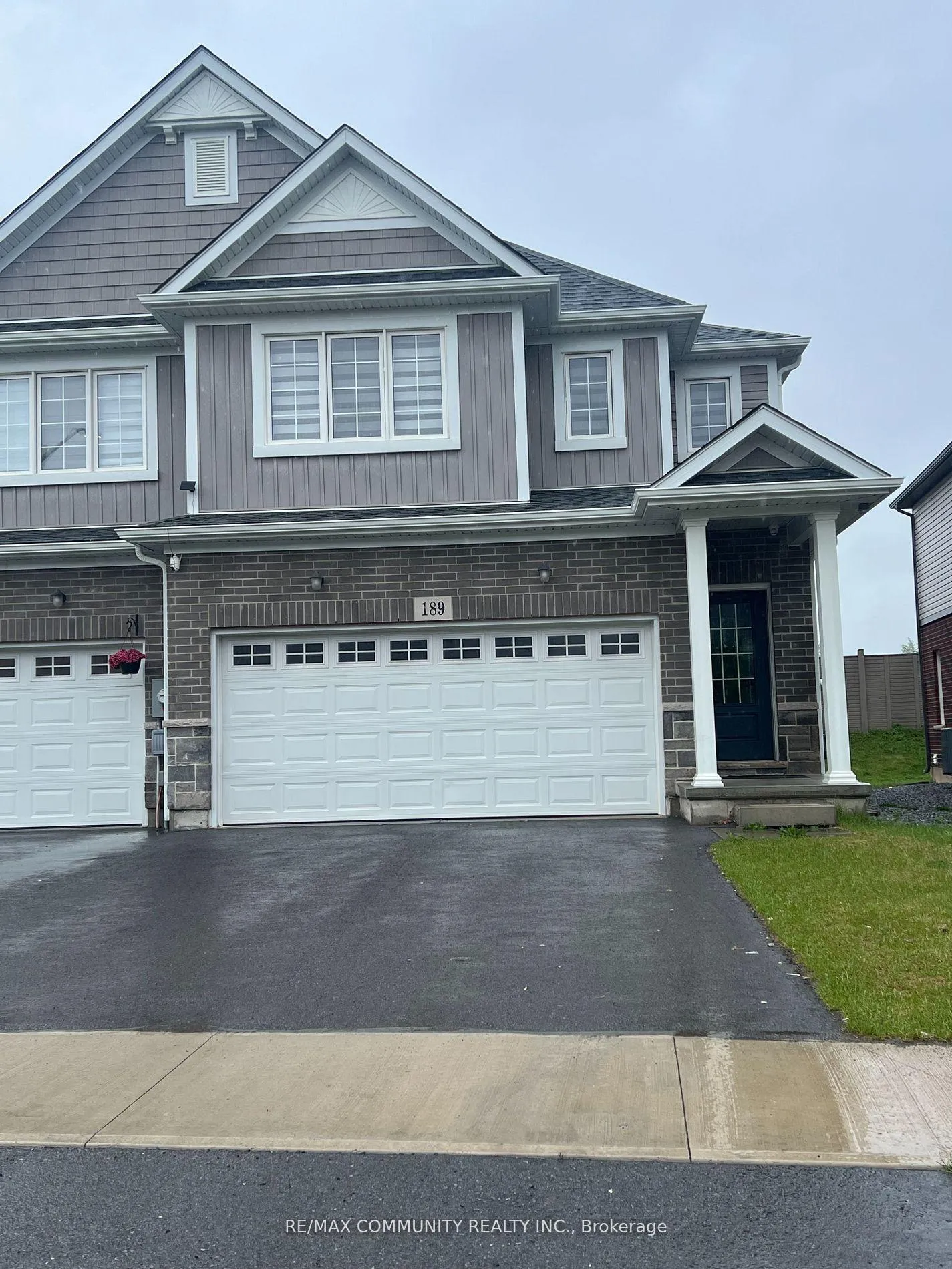 Front of 189 Bur Oak Drive