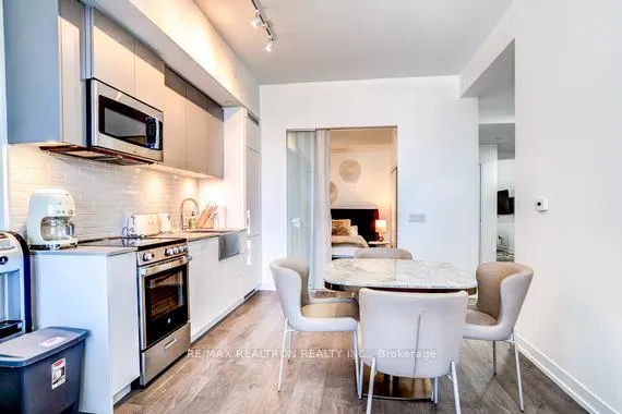 Photo 1 of 270 Dufferin Street, Toronto, High Park-Swansea — HOMEH