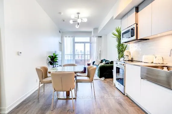 Photo 2 of 270 Dufferin Street, Toronto, High Park-Swansea — HOMEH
