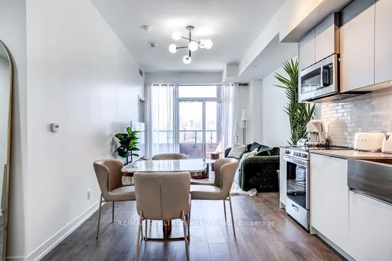 Photo 11 of 270 Dufferin Street, Toronto, High Park-Swansea — HOMEH