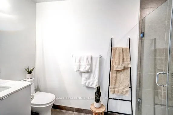 Photo 20 of 270 Dufferin Street, Toronto, High Park-Swansea — HOMEH