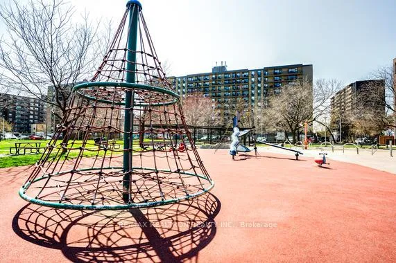 Photo 25 of 270 Dufferin Street, Toronto, High Park-Swansea — HOMEH