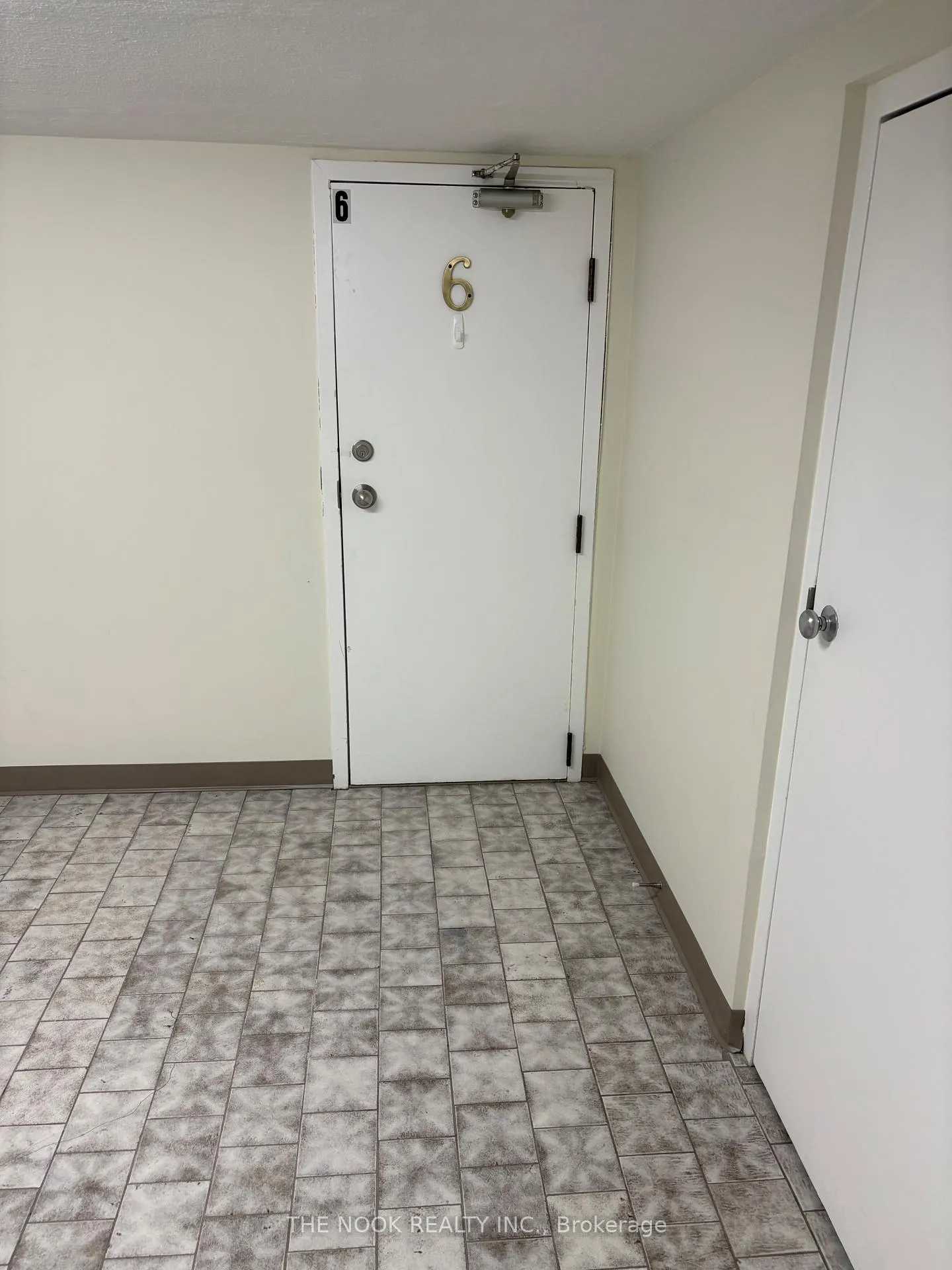 Photo 4 of Unit 6, 174 Stevenson Street S, Oshawa, Vanier — HOMEH