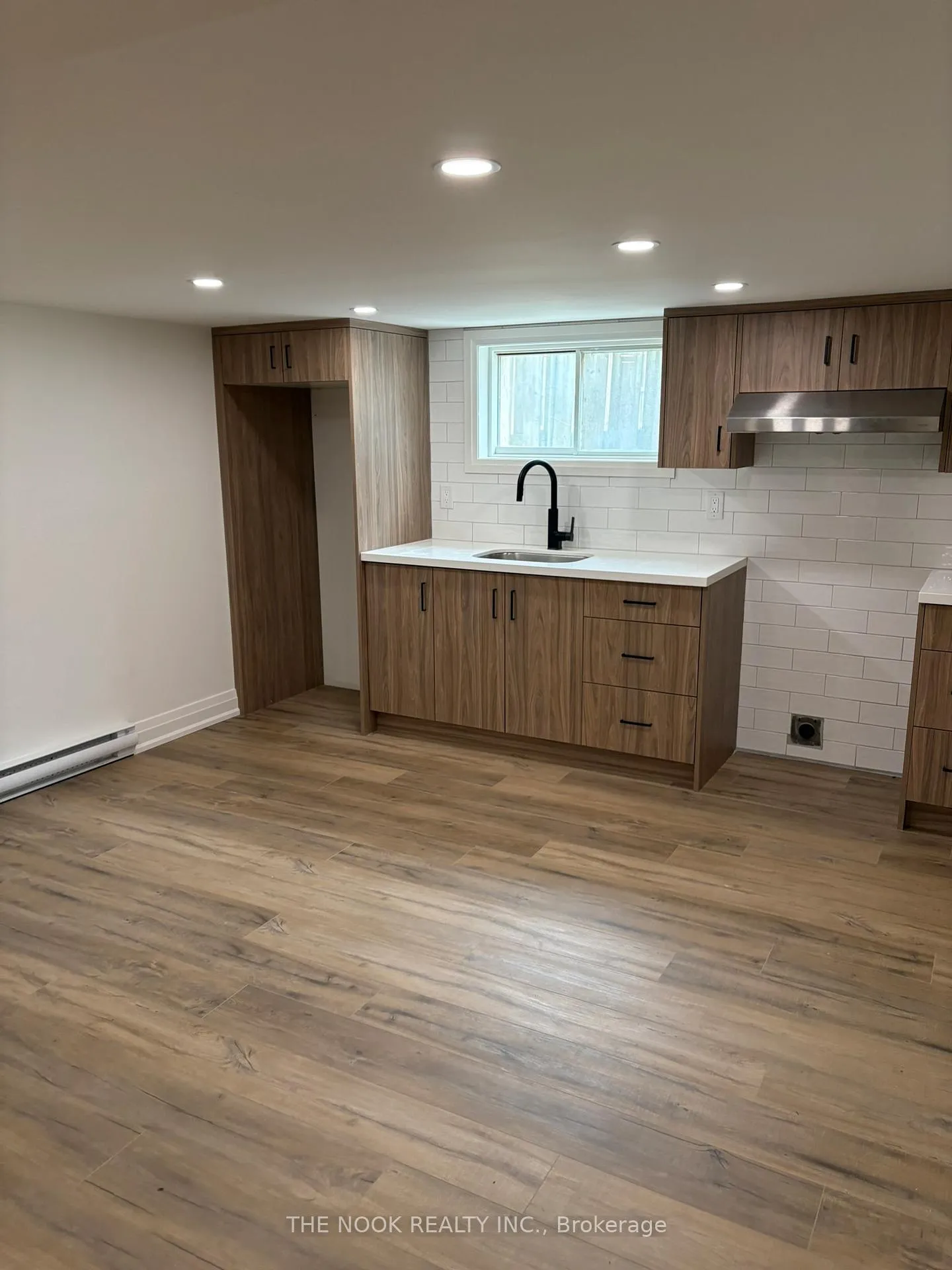 Photo 6 of Unit 6, 174 Stevenson Street S, Oshawa, Vanier — HOMEH