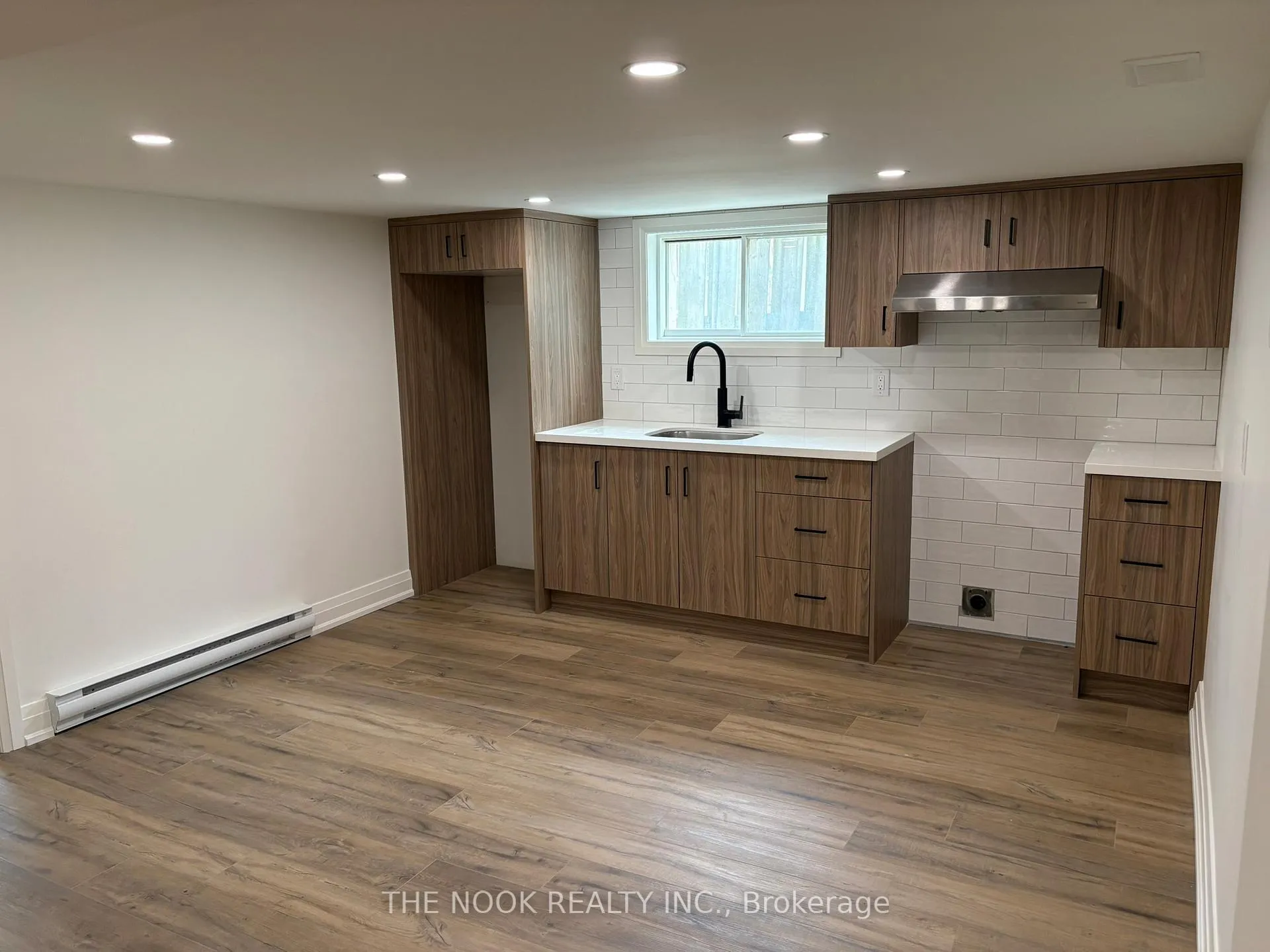 Photo 7 of Unit 6, 174 Stevenson Street S, Oshawa, Vanier — HOMEH