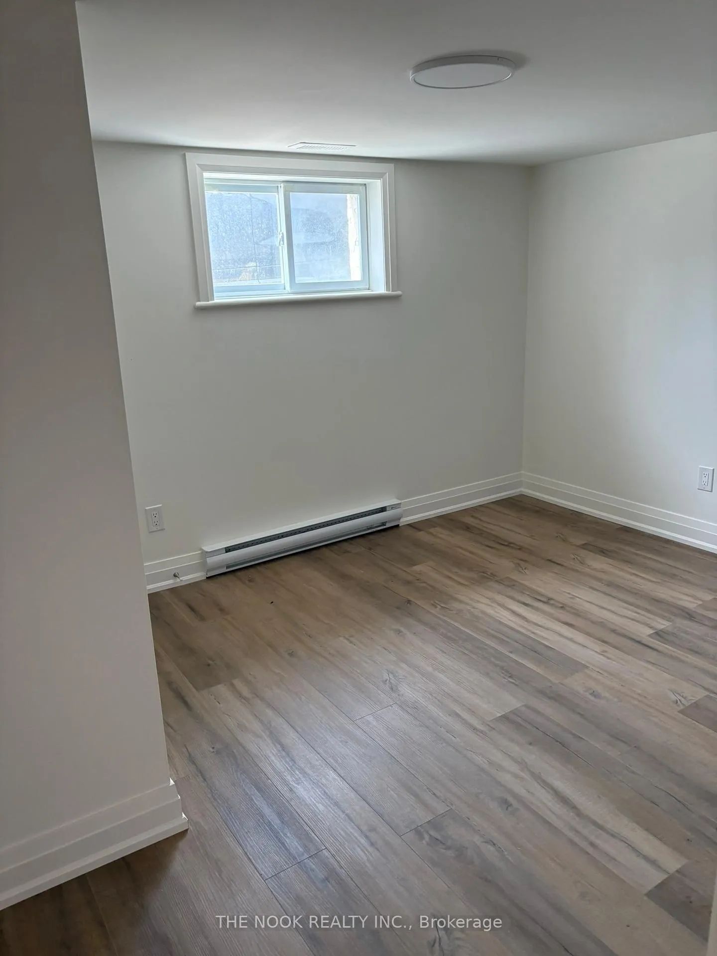 Photo 10 of Unit 6, 174 Stevenson Street S, Oshawa, Vanier — HOMEH
