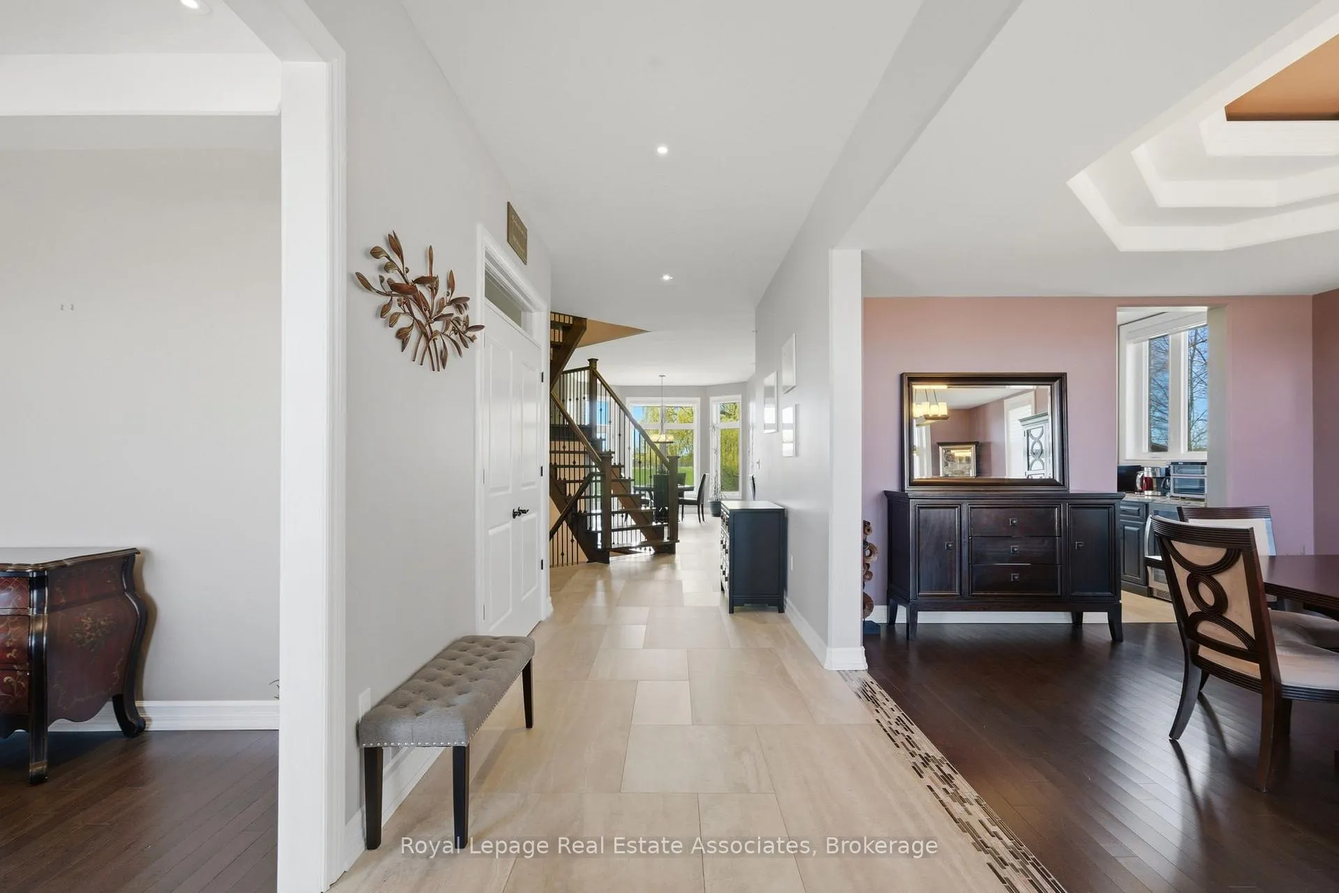 Photo 5 of 43 Third Road E, Hamilton, Rural Stoney Creek — HOMEH