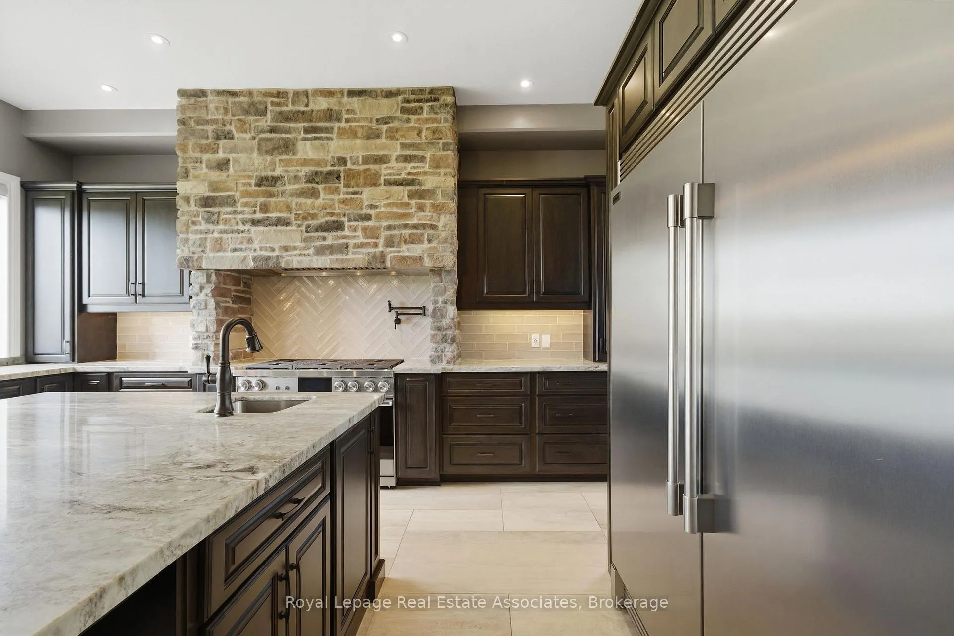 Photo 12 of 43 Third Road E, Hamilton, Rural Stoney Creek — HOMEH