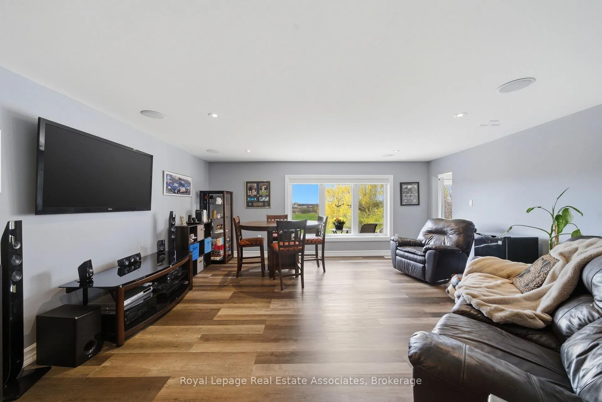 Photo 21 of 43 Third Road E, Hamilton, Rural Stoney Creek — HOMEH