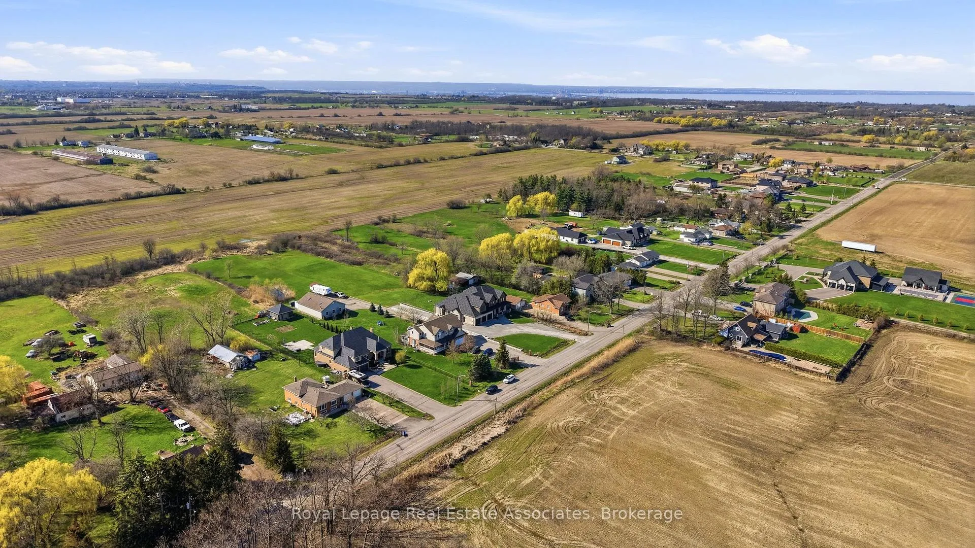 Photo 45 of 43 Third Road E, Hamilton, Rural Stoney Creek — HOMEH