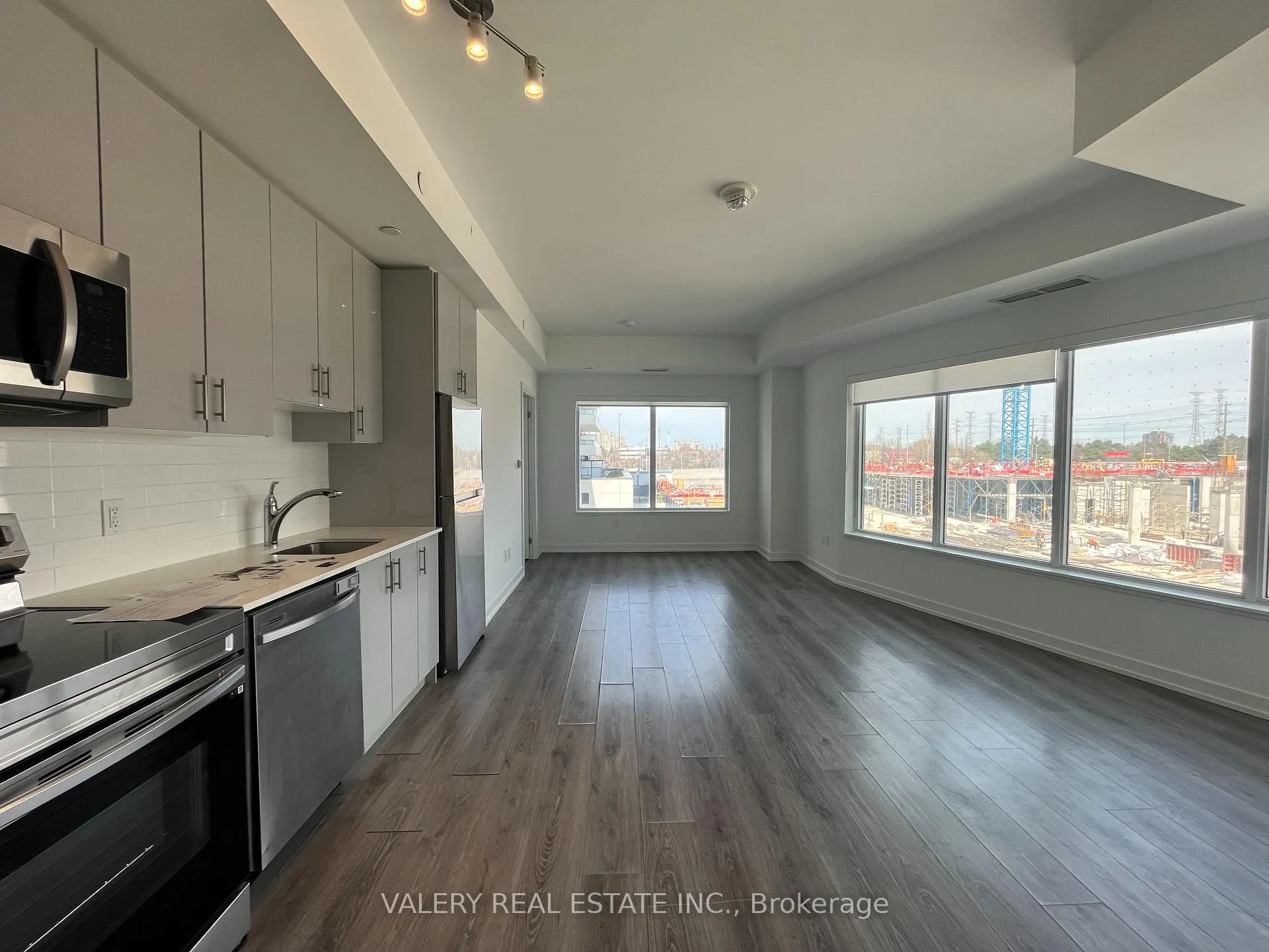 Front of Unit 307, 1480 Bayly Street