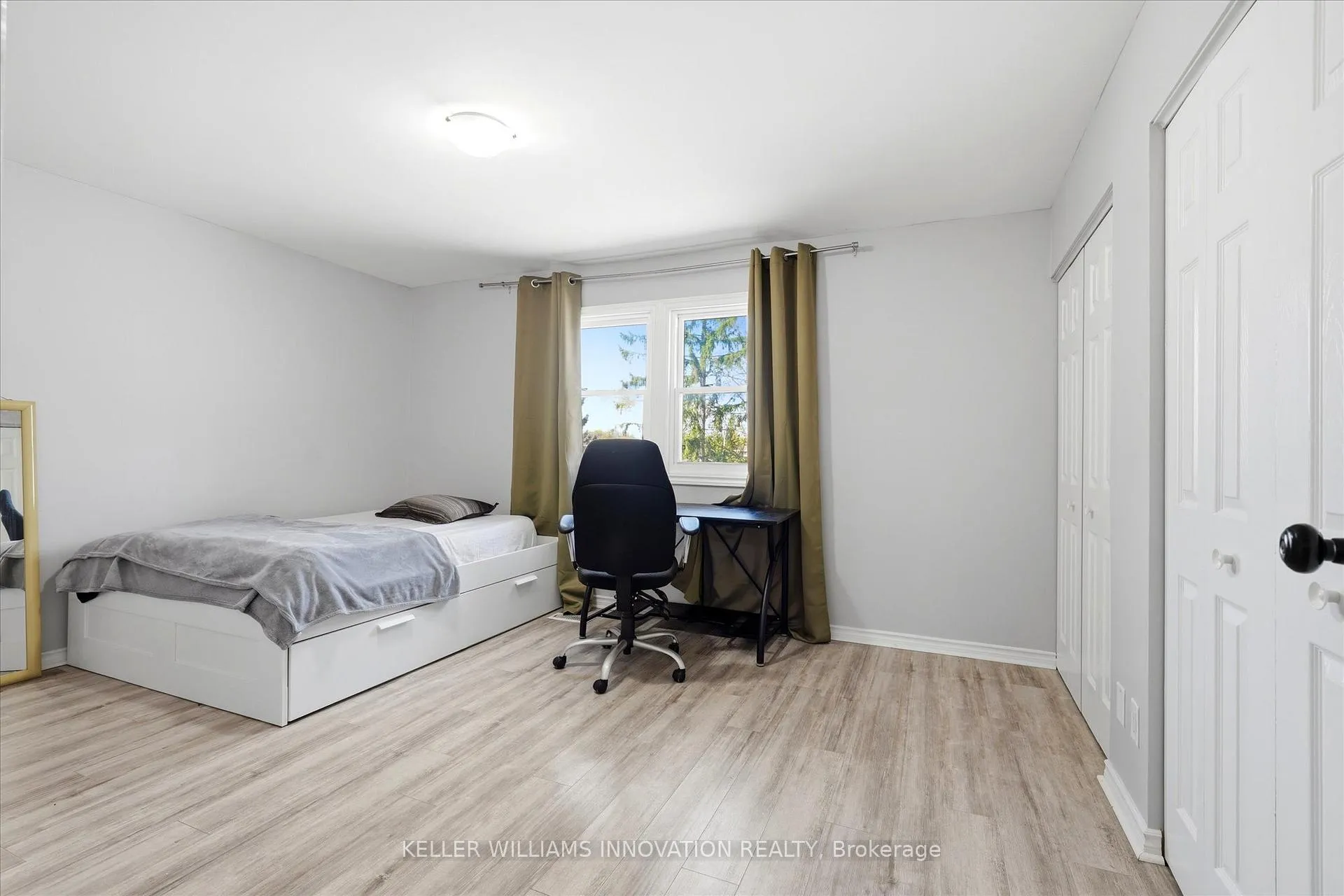 Photo 17 of Unit 4, 508 Quiet Place, Waterloo, Lakeshore Village — HOMEH