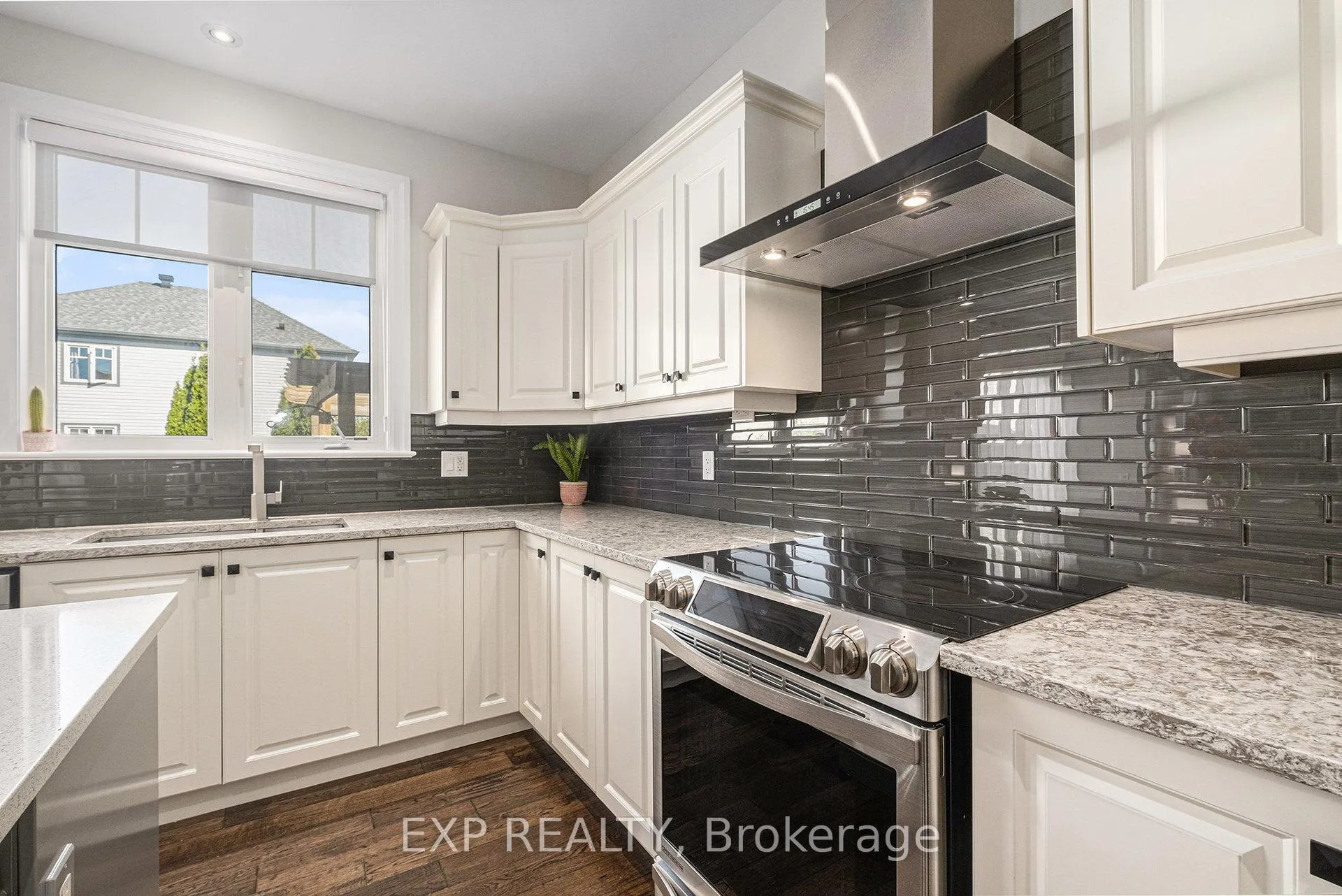 Photo 11 of 386 Andalusian Crescent, Ottawa, Kanata - Emerald Meadows/Trailwest — HOMEH