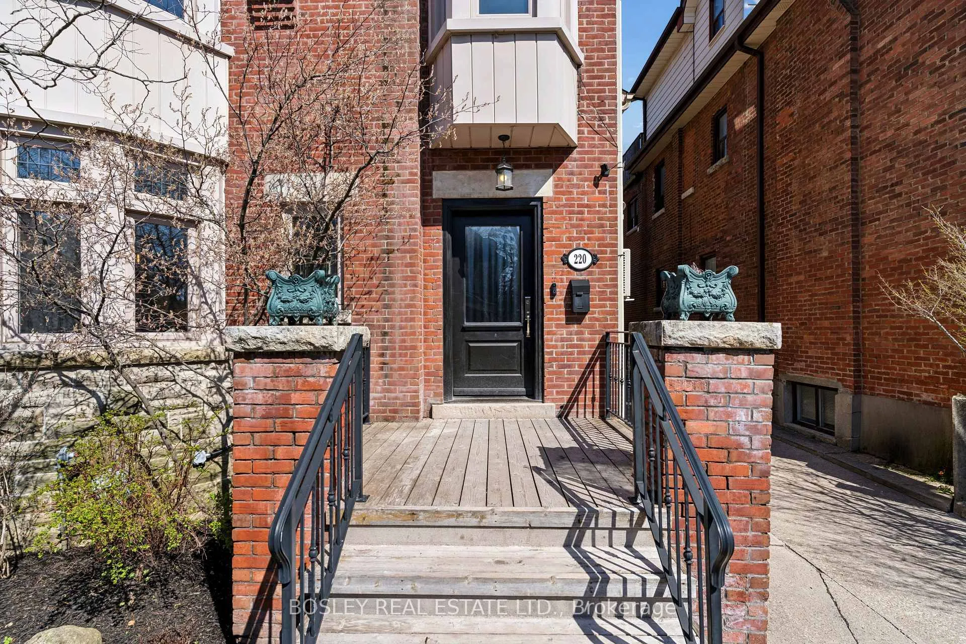 Photo 3 of 220 Wright Avenue, Toronto, High Park-Swansea — HOMEH