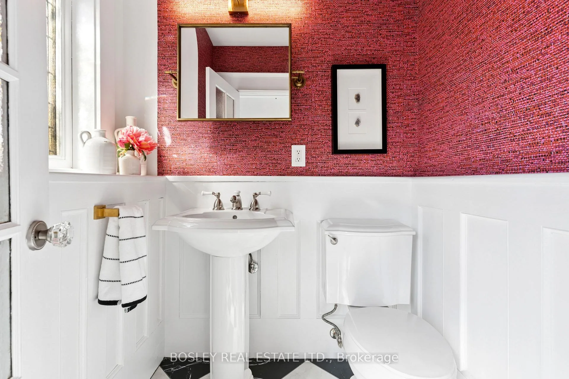 Photo 7 of 220 Wright Avenue, Toronto, High Park-Swansea — HOMEH