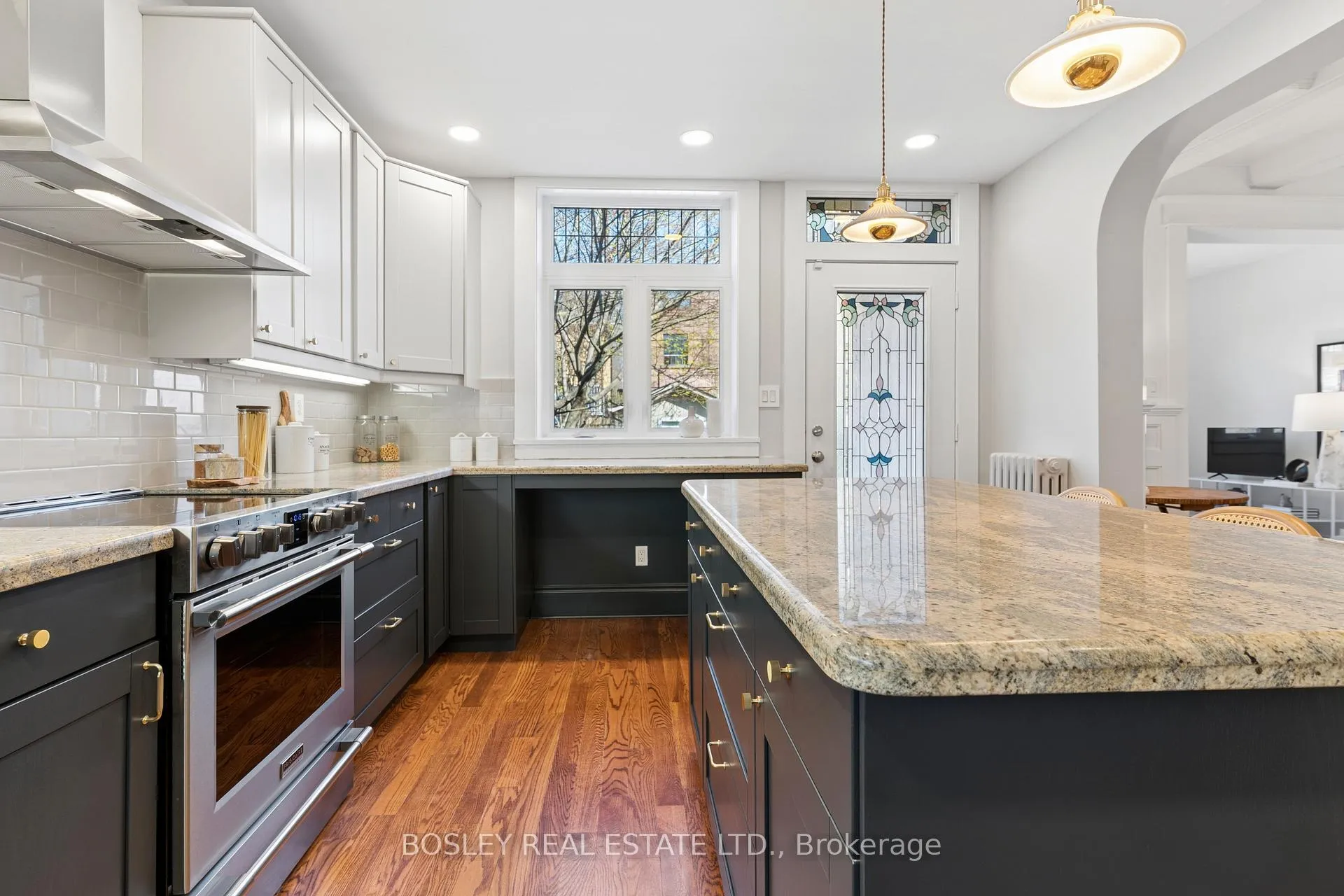 Photo 14 of 220 Wright Avenue, Toronto, High Park-Swansea — HOMEH