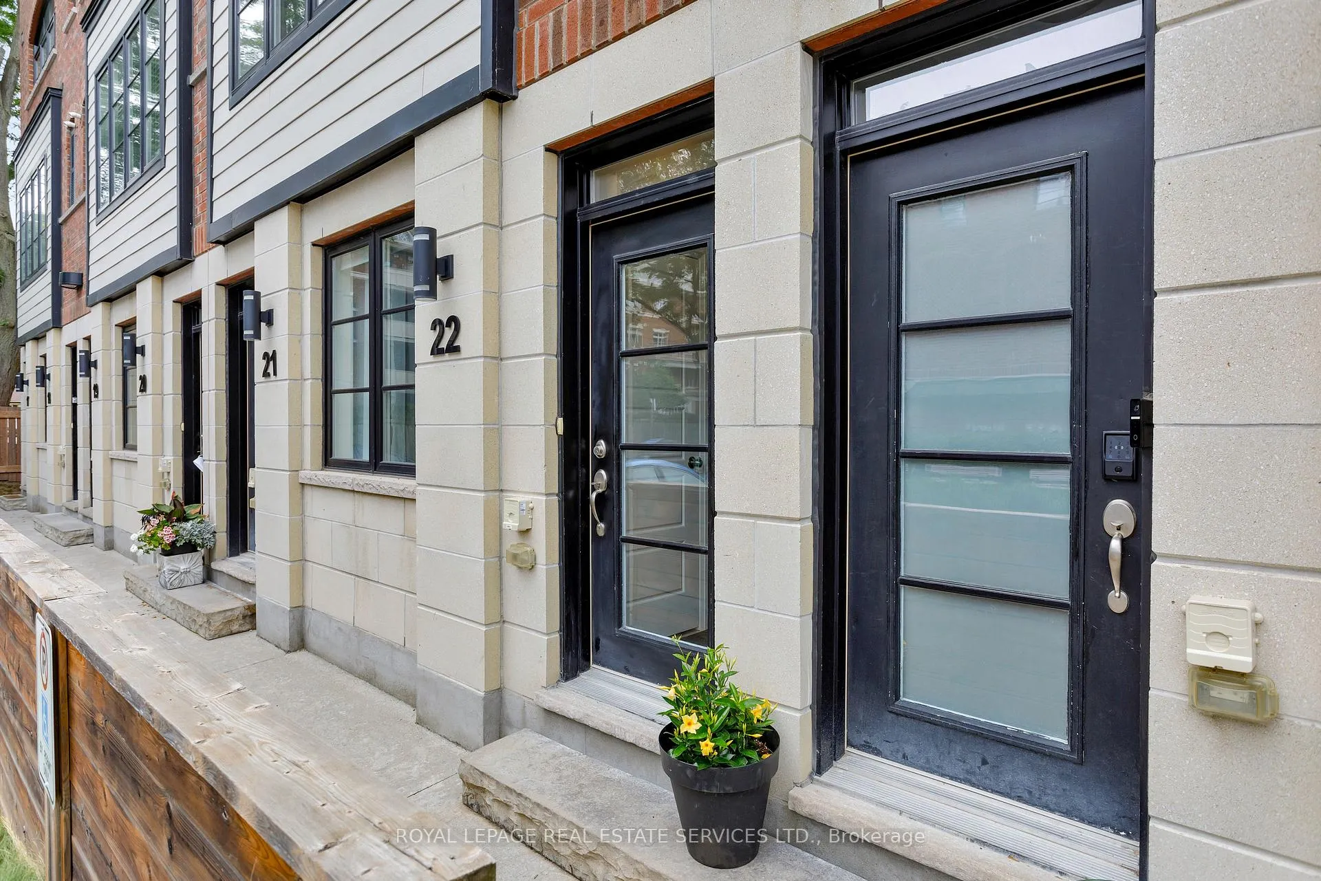 Photo 3 of Unit 22, 405 Plains Road E, Burlington, LaSalle — HOMEH