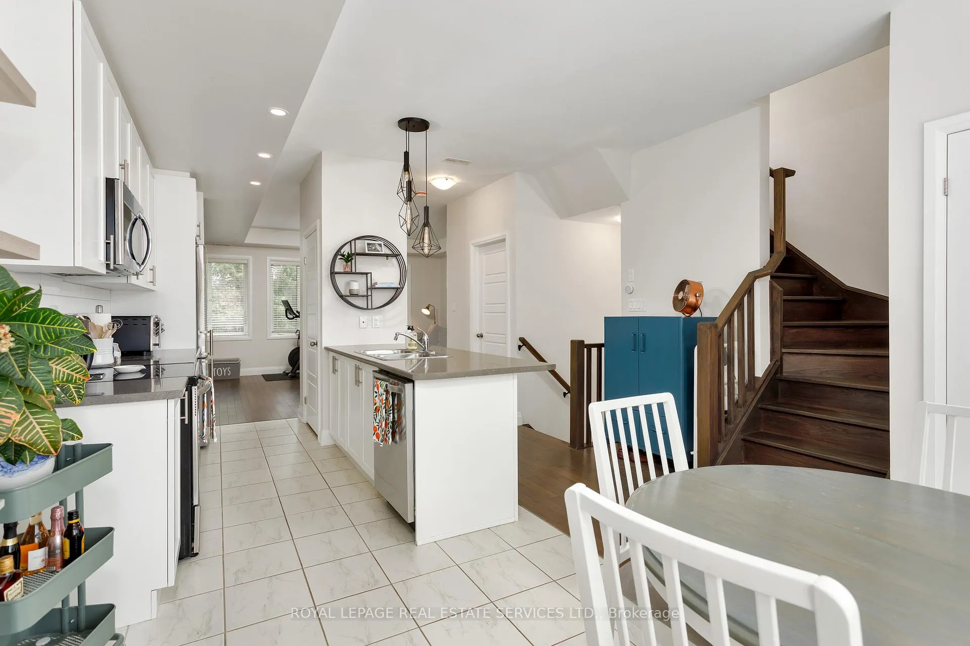 Photo 4 of Unit 22, 405 Plains Road E, Burlington, LaSalle — HOMEH
