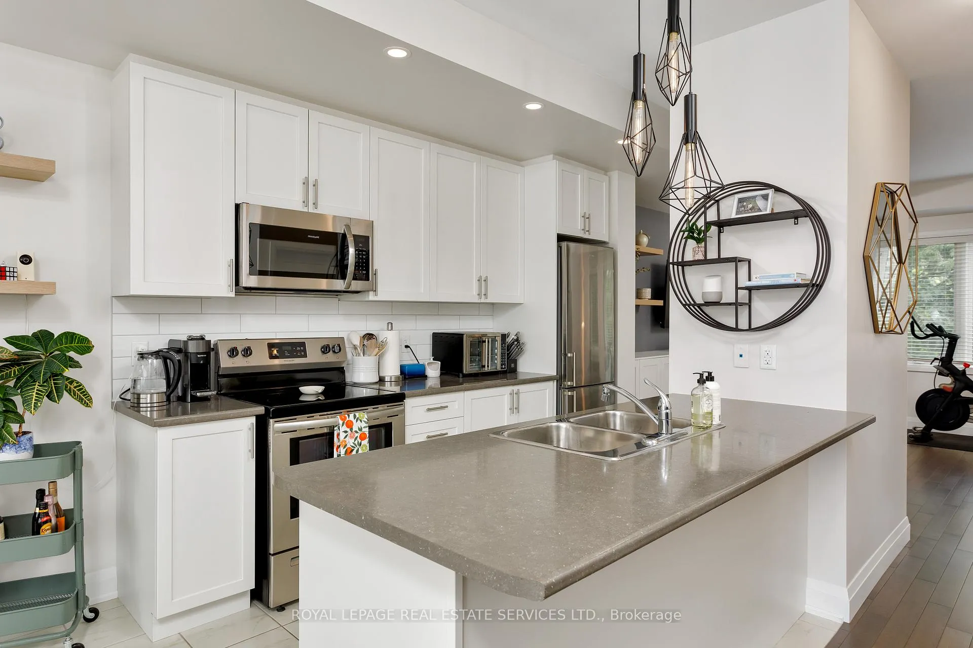 Photo 7 of Unit 22, 405 Plains Road E, Burlington, LaSalle — HOMEH