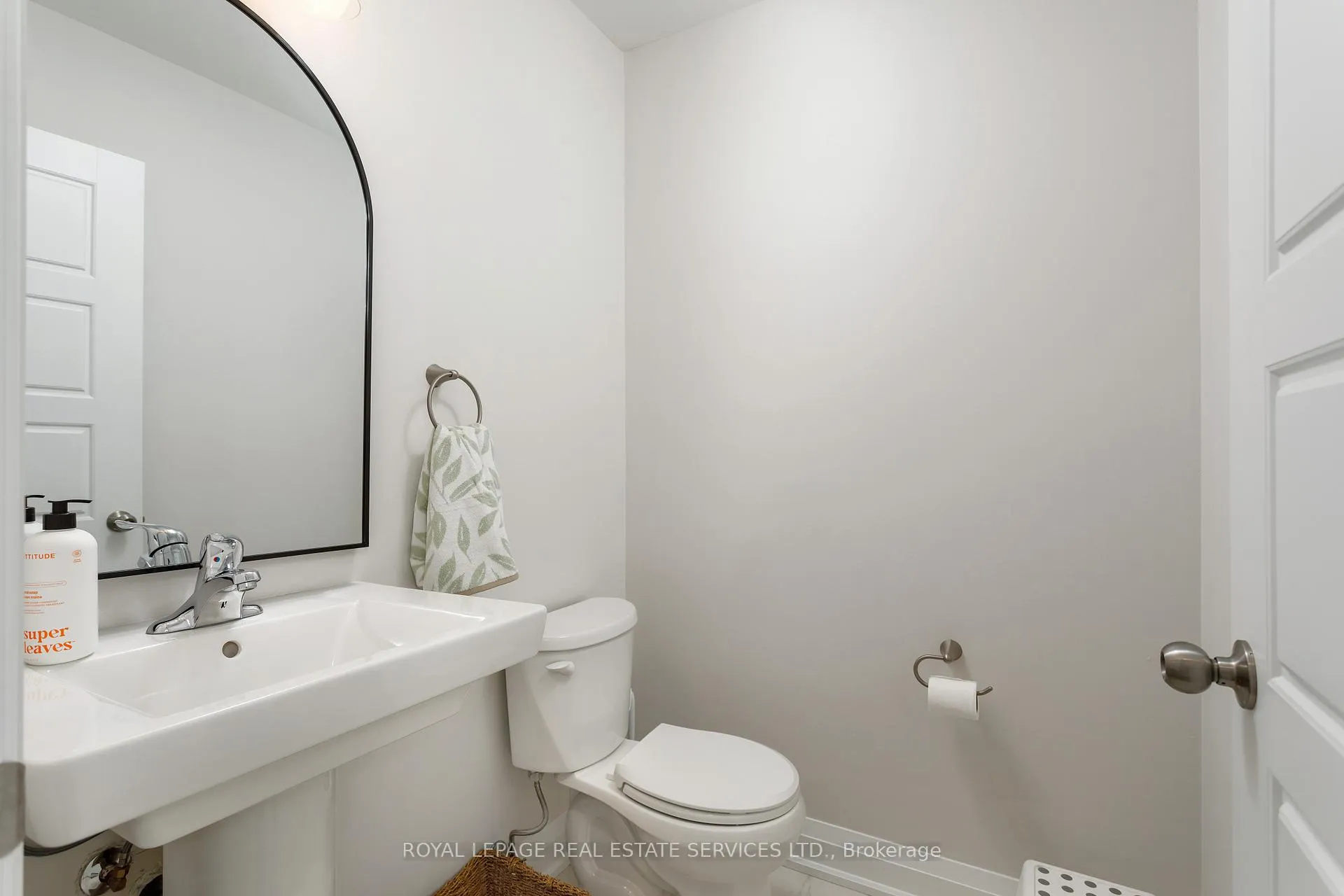 Photo 12 of Unit 22, 405 Plains Road E, Burlington, LaSalle — HOMEH