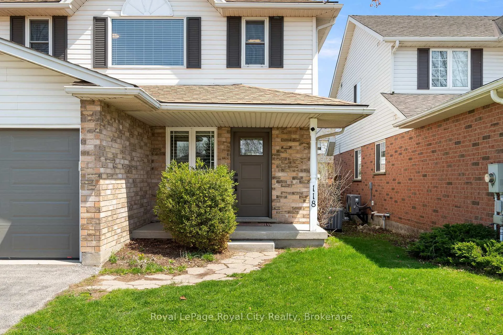 Photo 3 of 118 Clairfields Drive W, Guelph, Clairfields/Hanlon Business Park — HOMEH