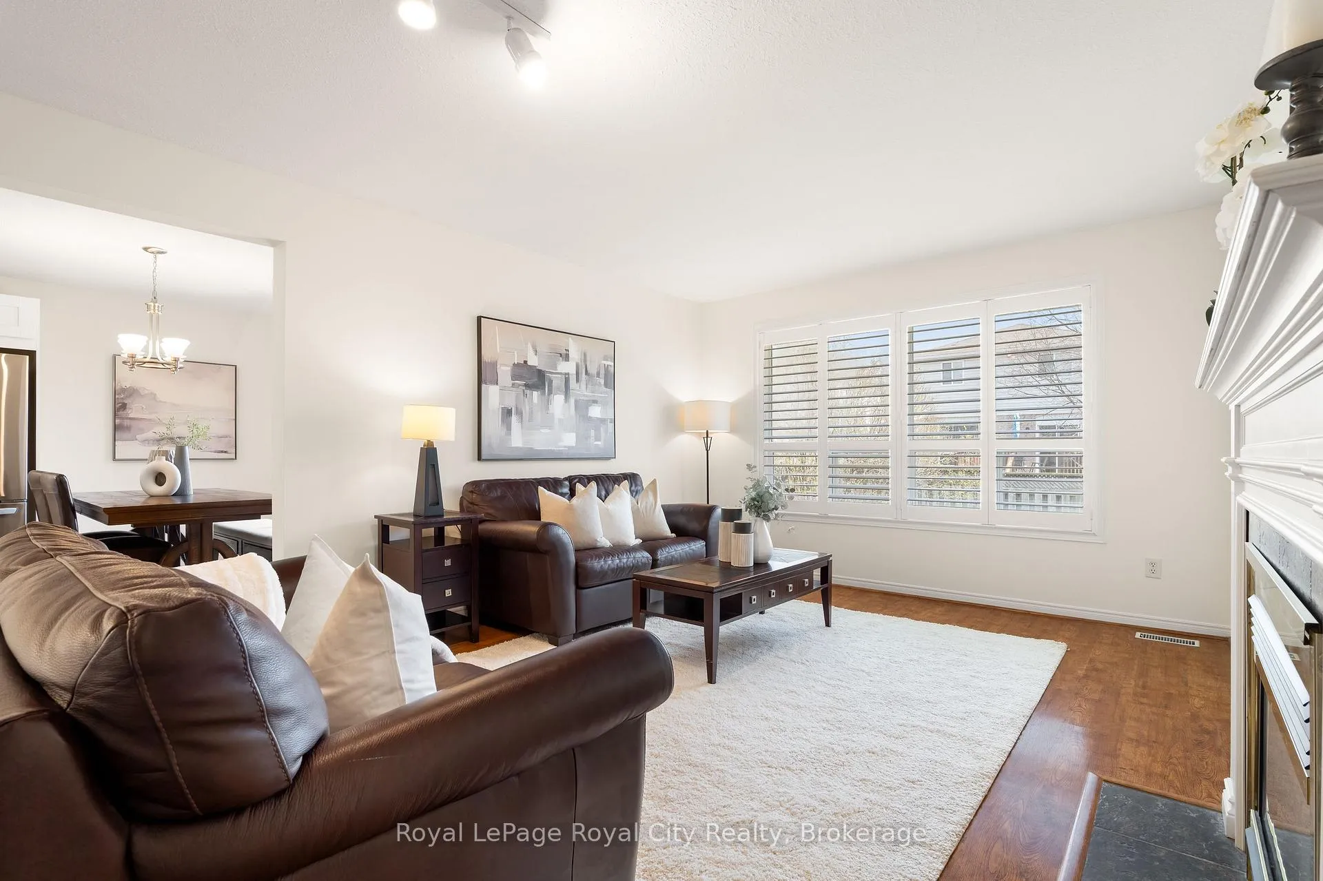 Photo 12 of 118 Clairfields Drive W, Guelph, Clairfields/Hanlon Business Park — HOMEH