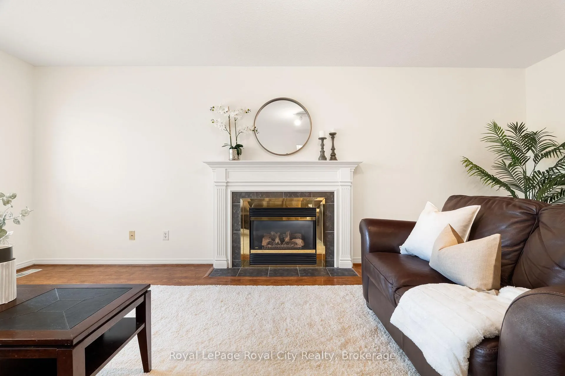 Photo 14 of 118 Clairfields Drive W, Guelph, Clairfields/Hanlon Business Park — HOMEH