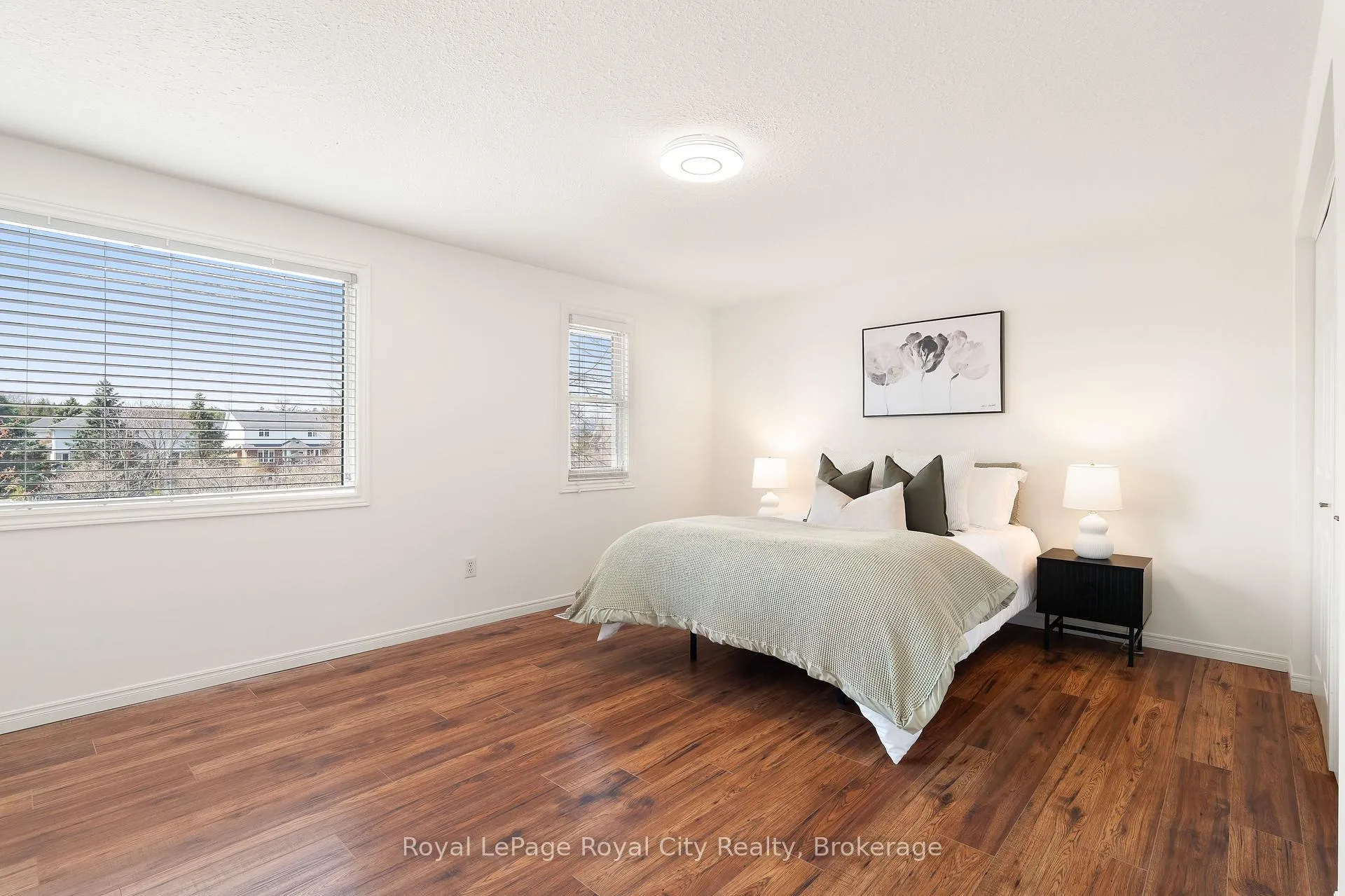 Photo 20 of 118 Clairfields Drive W, Guelph, Clairfields/Hanlon Business Park — HOMEH