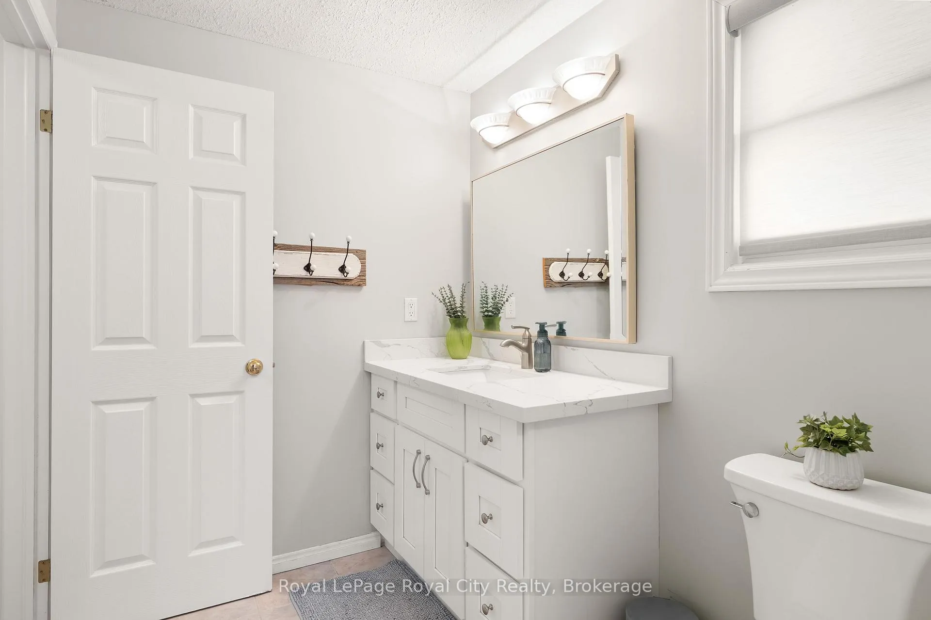 Photo 23 of 118 Clairfields Drive W, Guelph, Clairfields/Hanlon Business Park — HOMEH