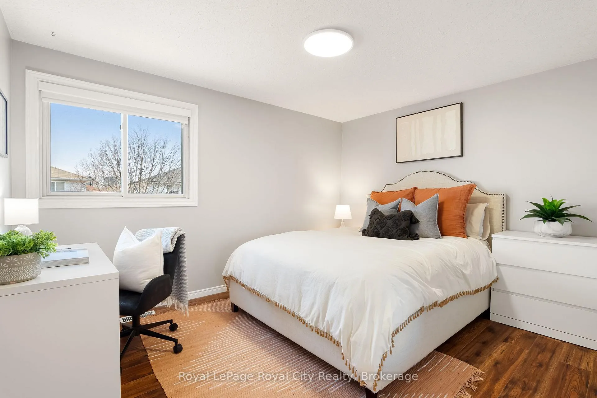 Photo 25 of 118 Clairfields Drive W, Guelph, Clairfields/Hanlon Business Park — HOMEH