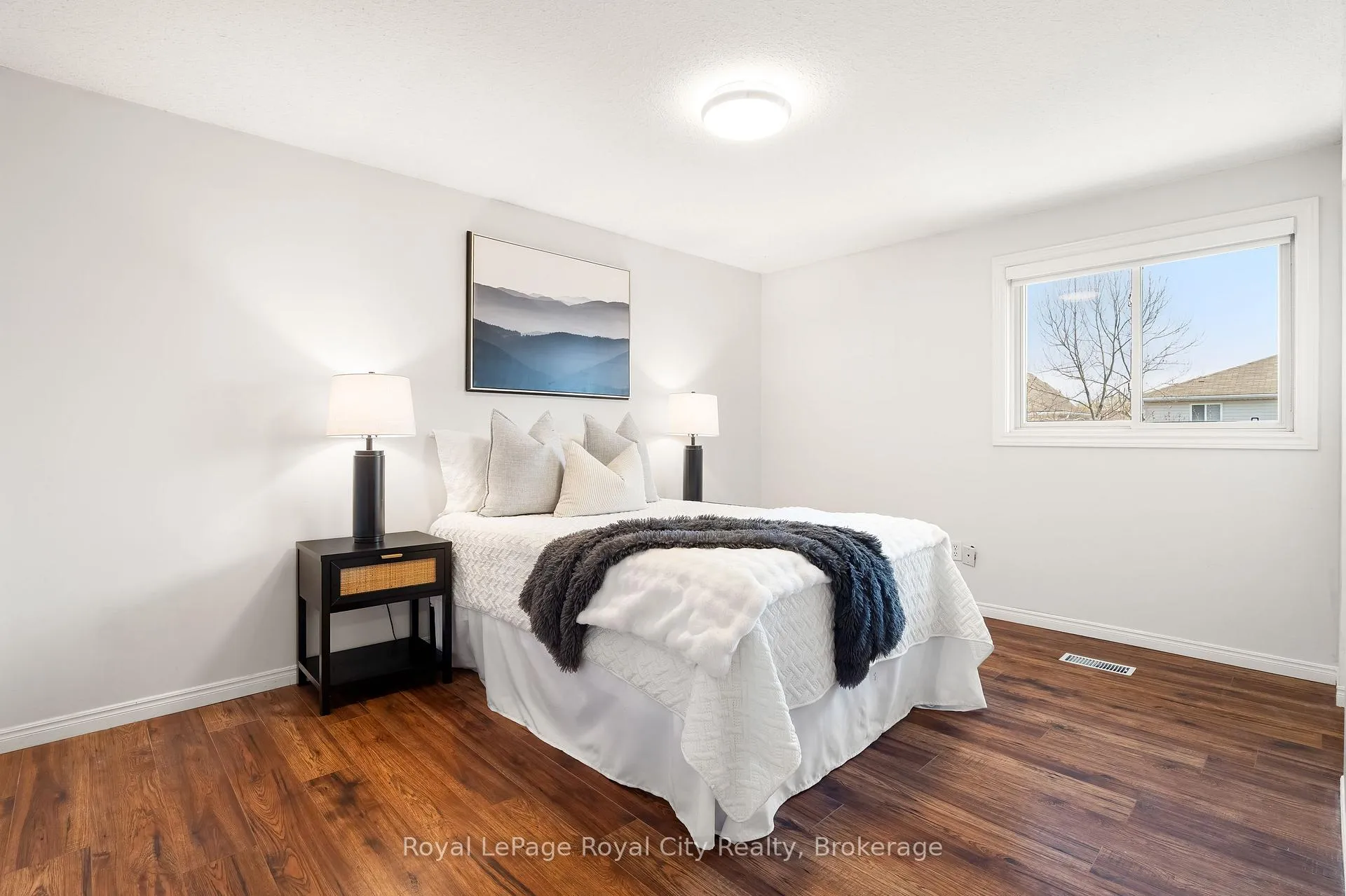 Photo 27 of 118 Clairfields Drive W, Guelph, Clairfields/Hanlon Business Park — HOMEH