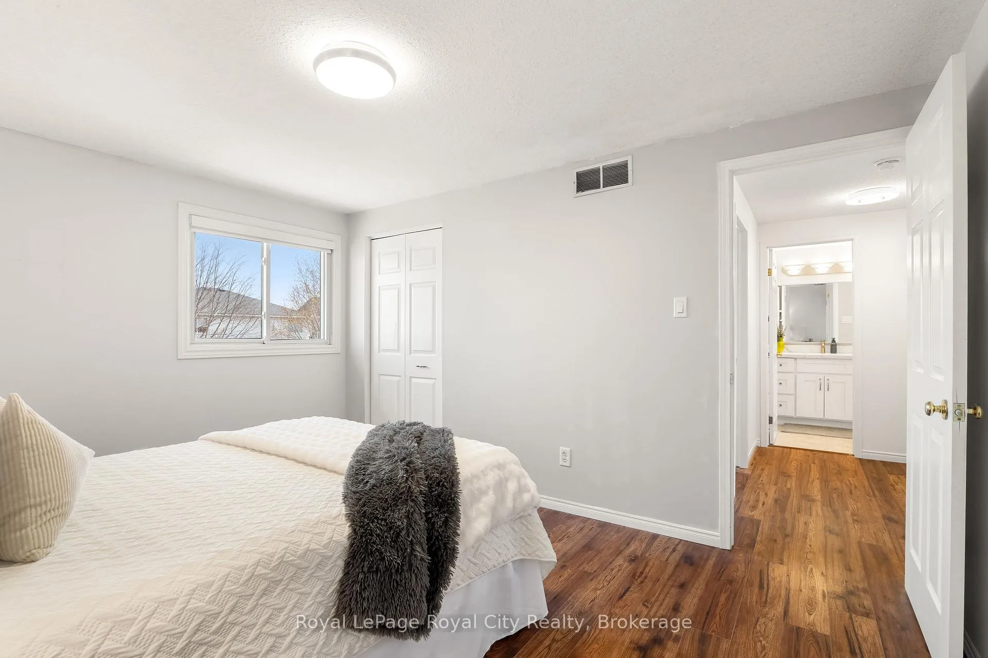 Photo 28 of 118 Clairfields Drive W, Guelph, Clairfields/Hanlon Business Park — HOMEH