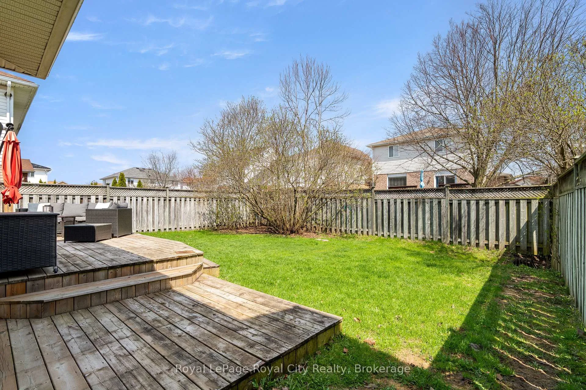 Photo 35 of 118 Clairfields Drive W, Guelph, Clairfields/Hanlon Business Park — HOMEH
