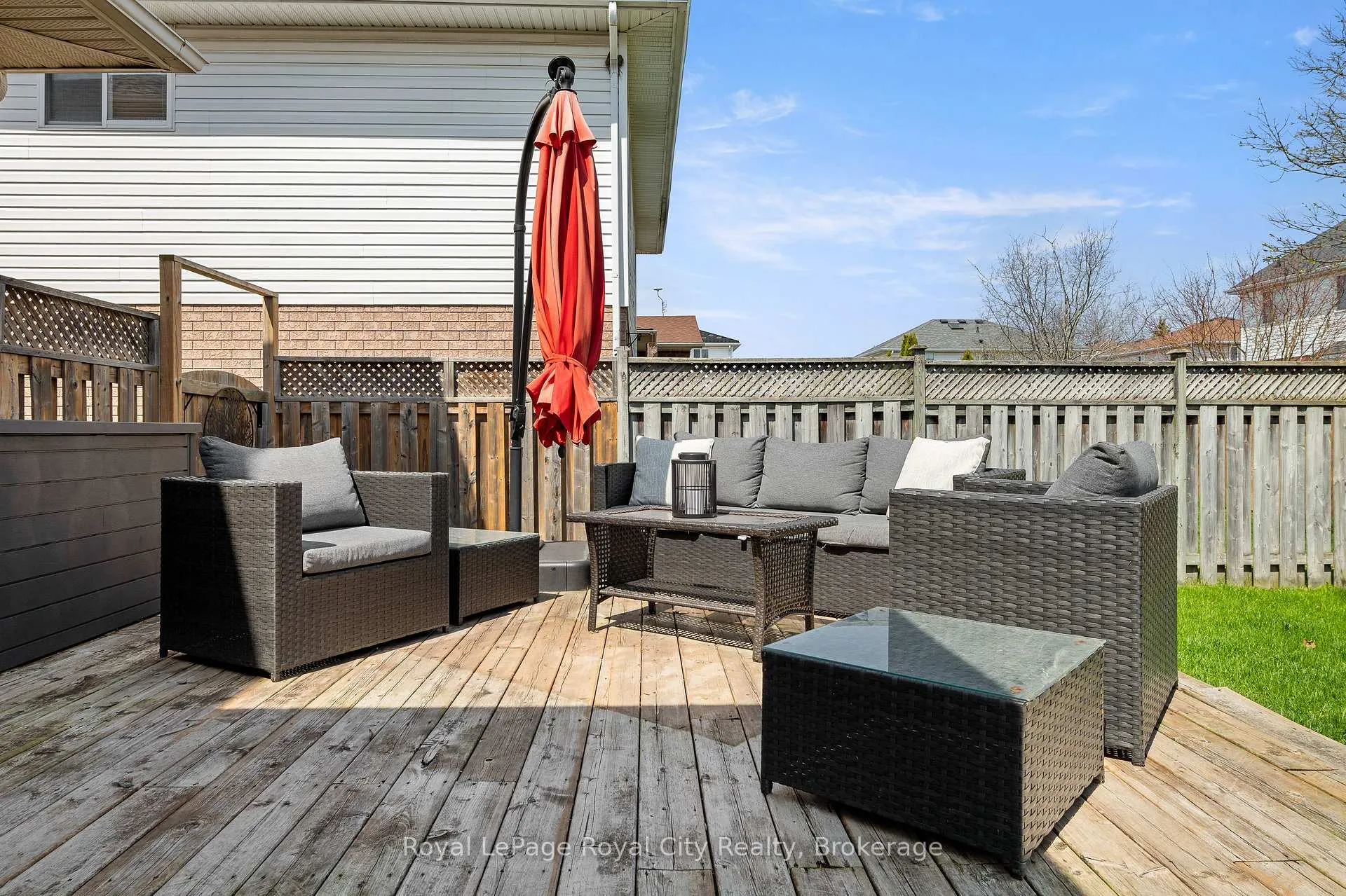 Photo 37 of 118 Clairfields Drive W, Guelph, Clairfields/Hanlon Business Park — HOMEH