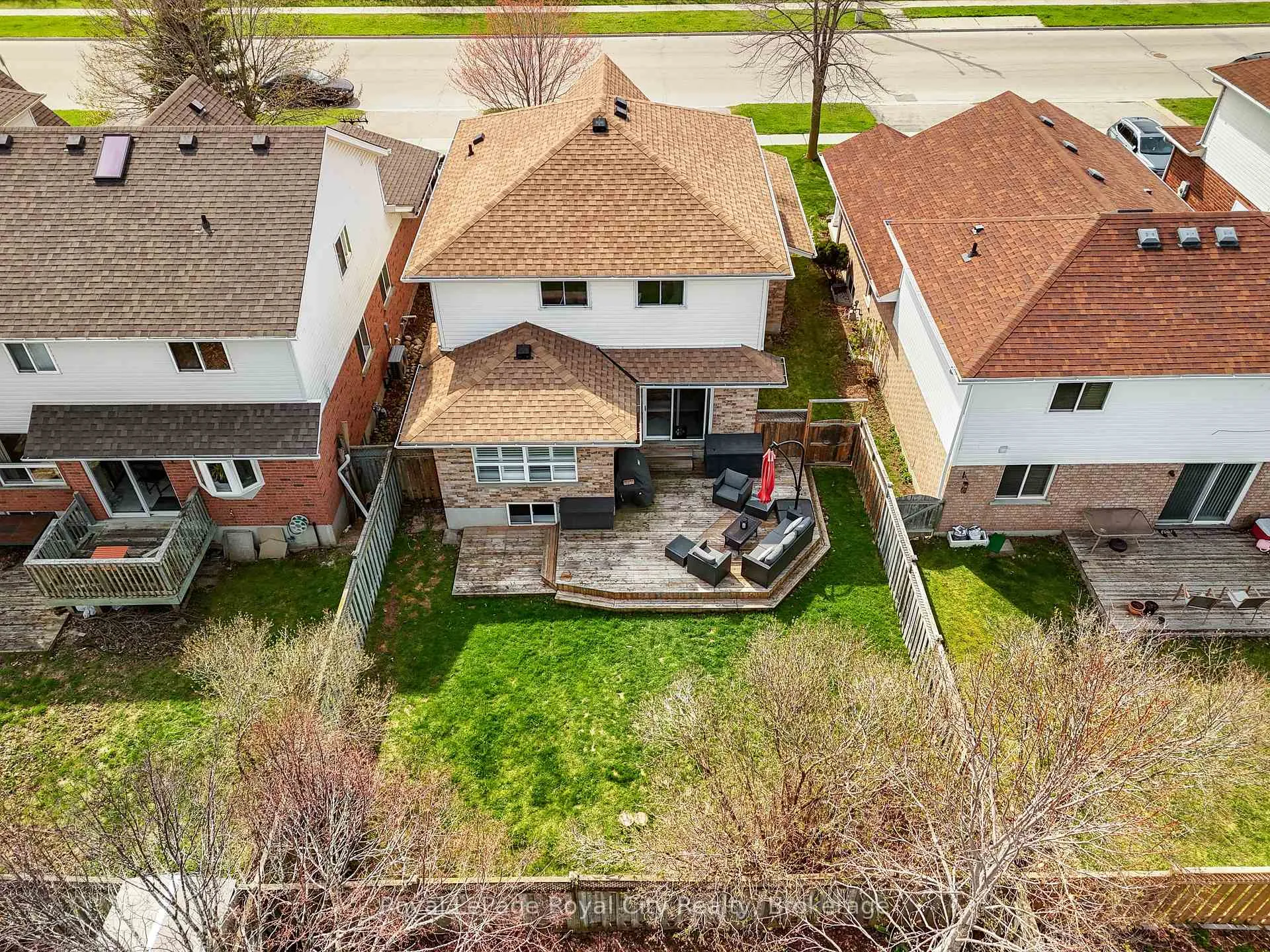 Photo 38 of 118 Clairfields Drive W, Guelph, Clairfields/Hanlon Business Park — HOMEH