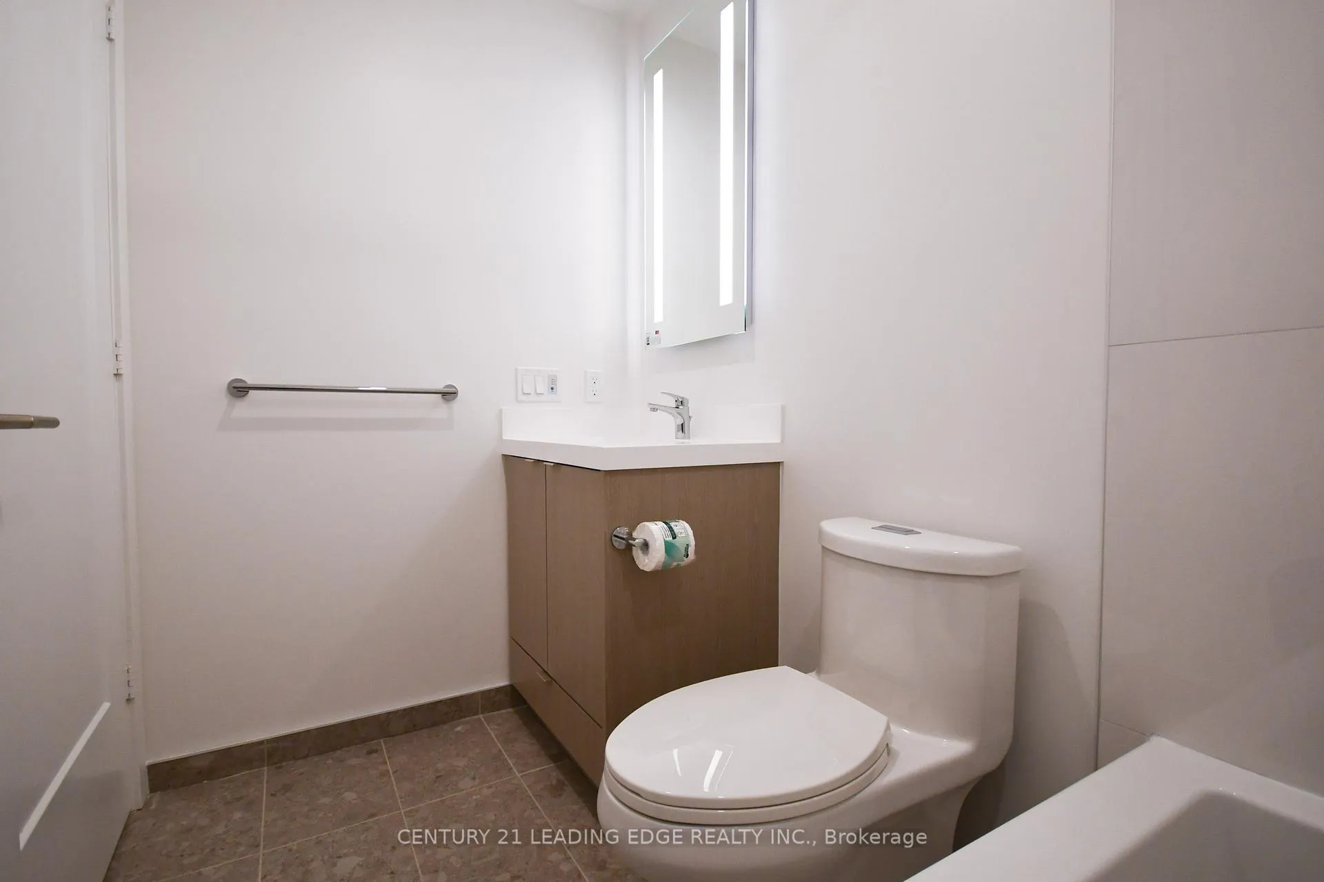 Photo 13 of Unit PH10, 60 Central Park Roadway, Etobicoke, Islington-City Centre West — HOMEH