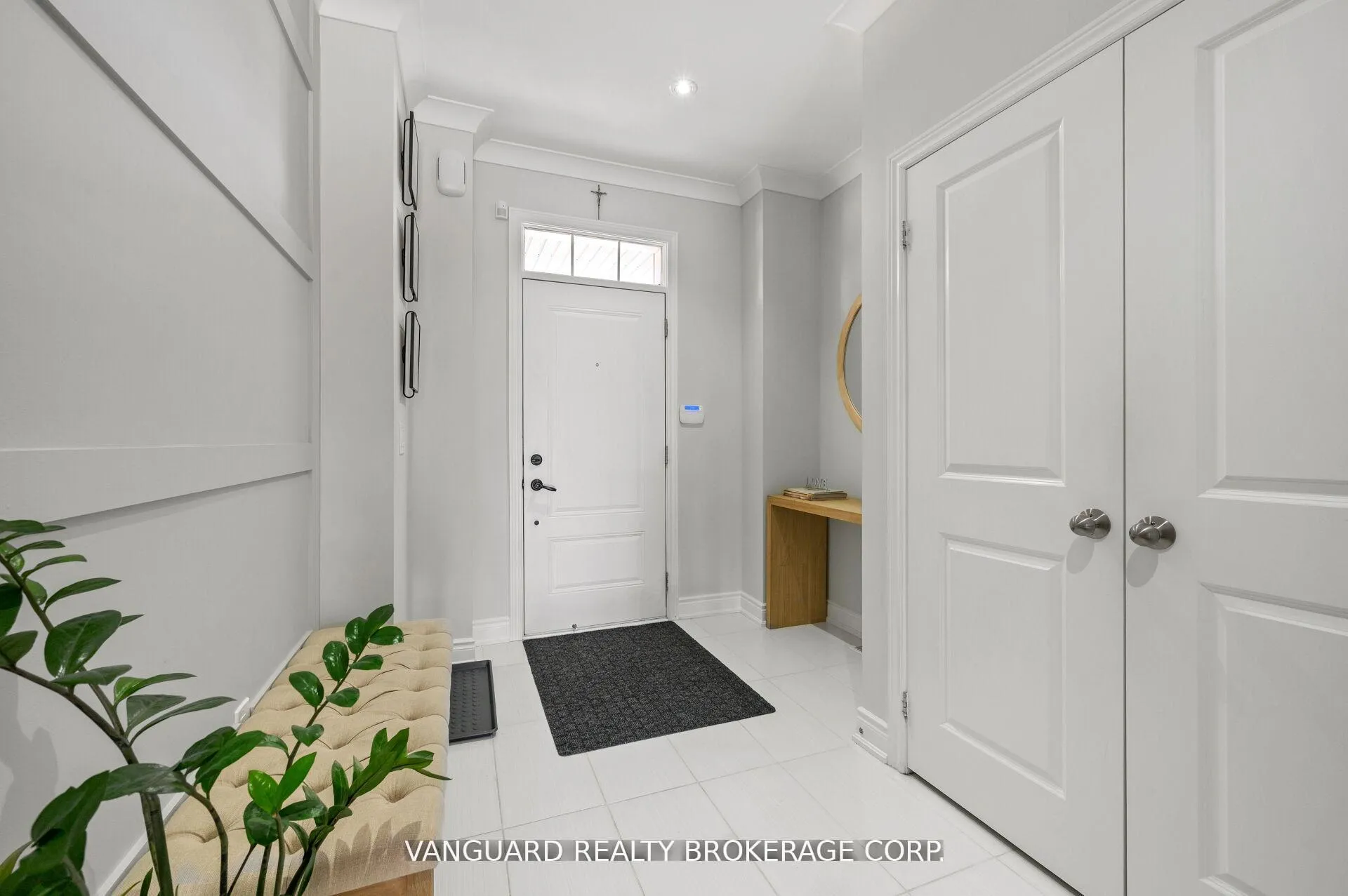 Photo 3 of 8331 Islington Avenue, Vaughan, Islington Woods — HOMEH