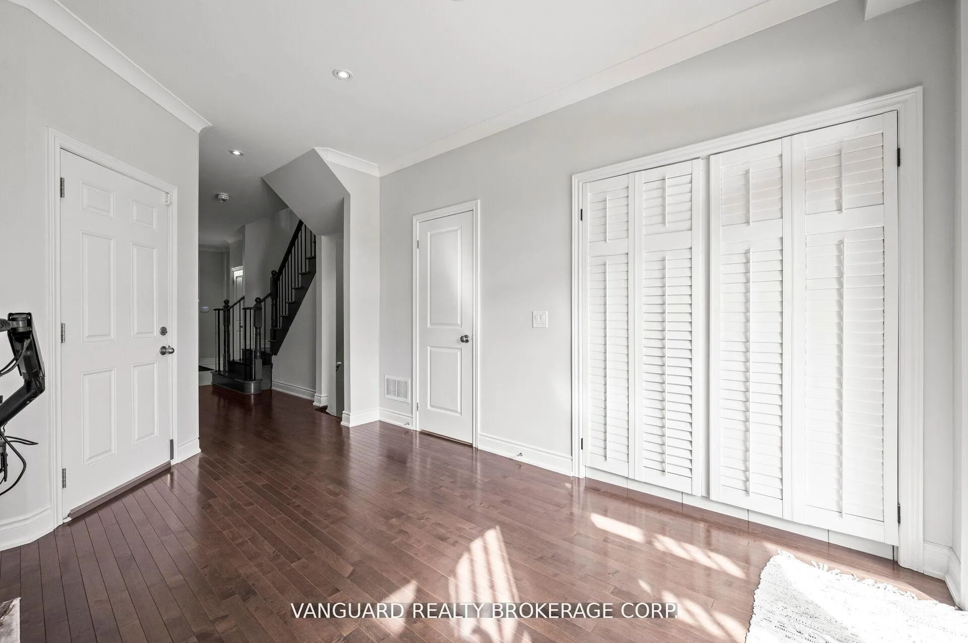 Photo 6 of 8331 Islington Avenue, Vaughan, Islington Woods — HOMEH