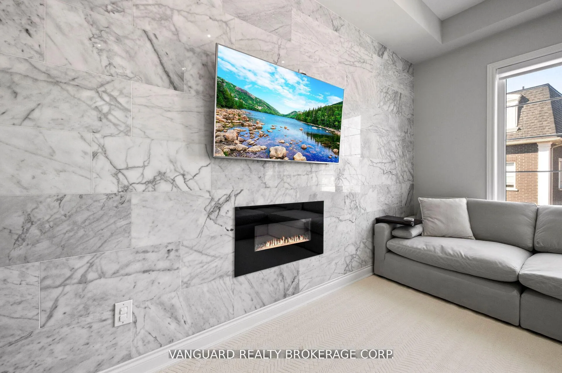 Photo 9 of 8331 Islington Avenue, Vaughan, Islington Woods — HOMEH