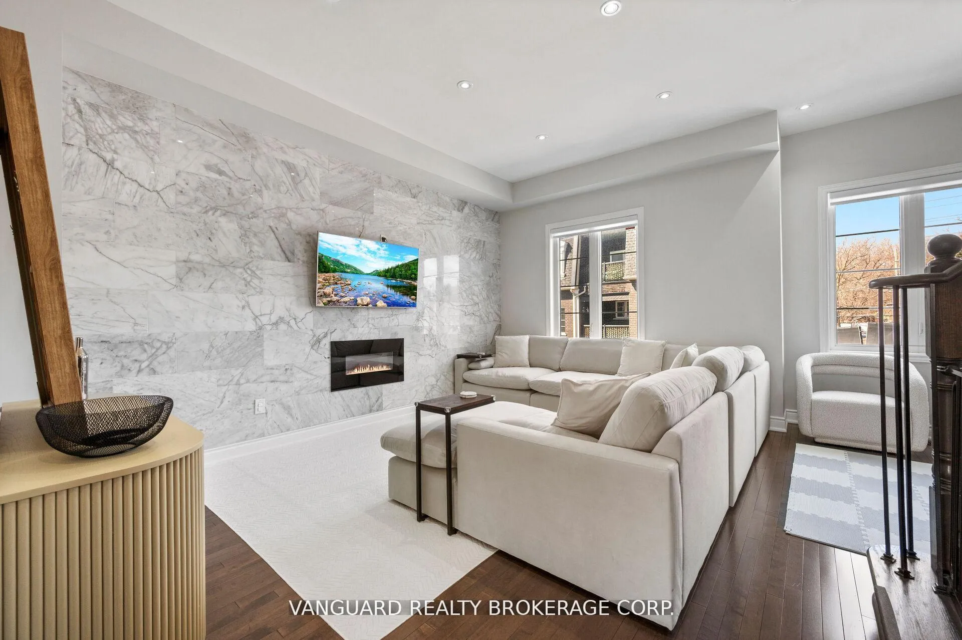 Photo 21 of 8331 Islington Avenue, Vaughan, Islington Woods — HOMEH