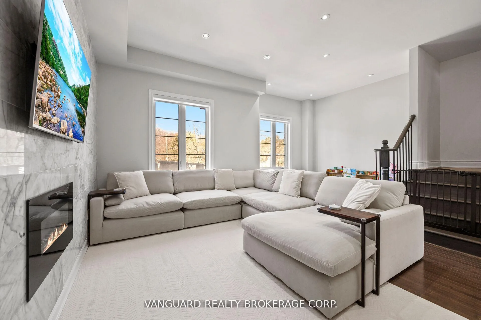 Photo 22 of 8331 Islington Avenue, Vaughan, Islington Woods — HOMEH