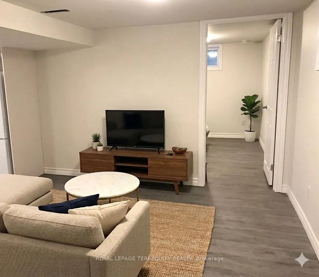 Photo 4 of Unit Unit 2, 79 Ionview Road, Scarborough, Ionview — HOMEH