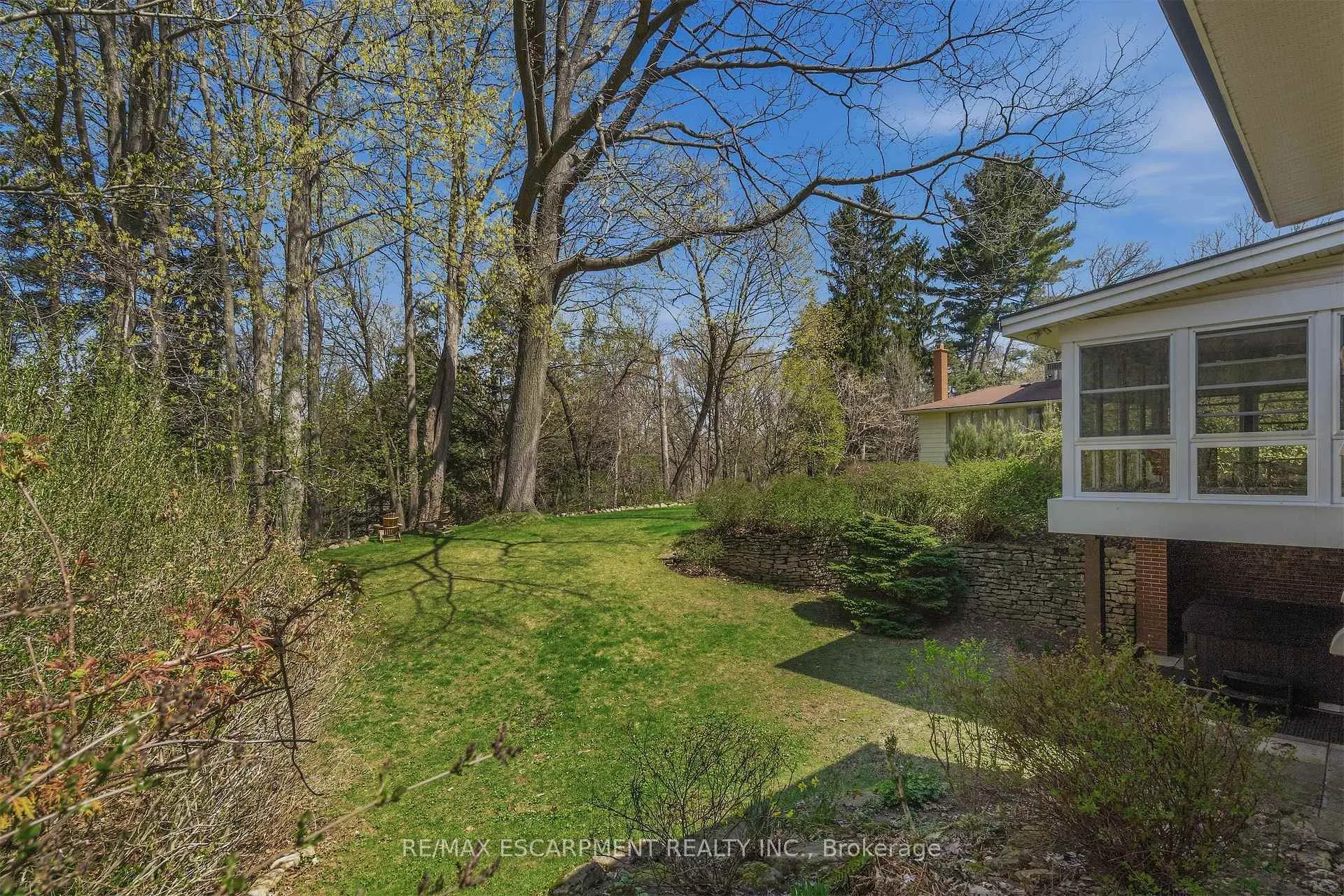 Photo 2 of 88 Bertram Drive, Hamilton, Dundas — HOMEH