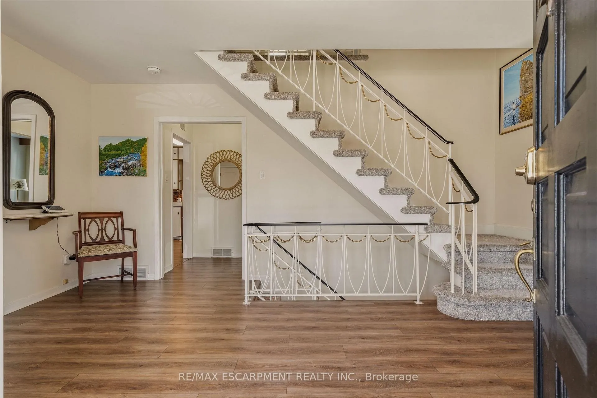 Photo 3 of 88 Bertram Drive, Hamilton, Dundas — HOMEH